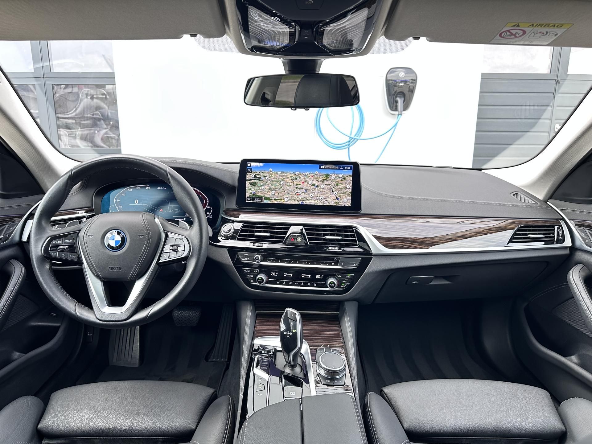 BMW Řada 5, 530e xDrive Model Luxury - fotka 6