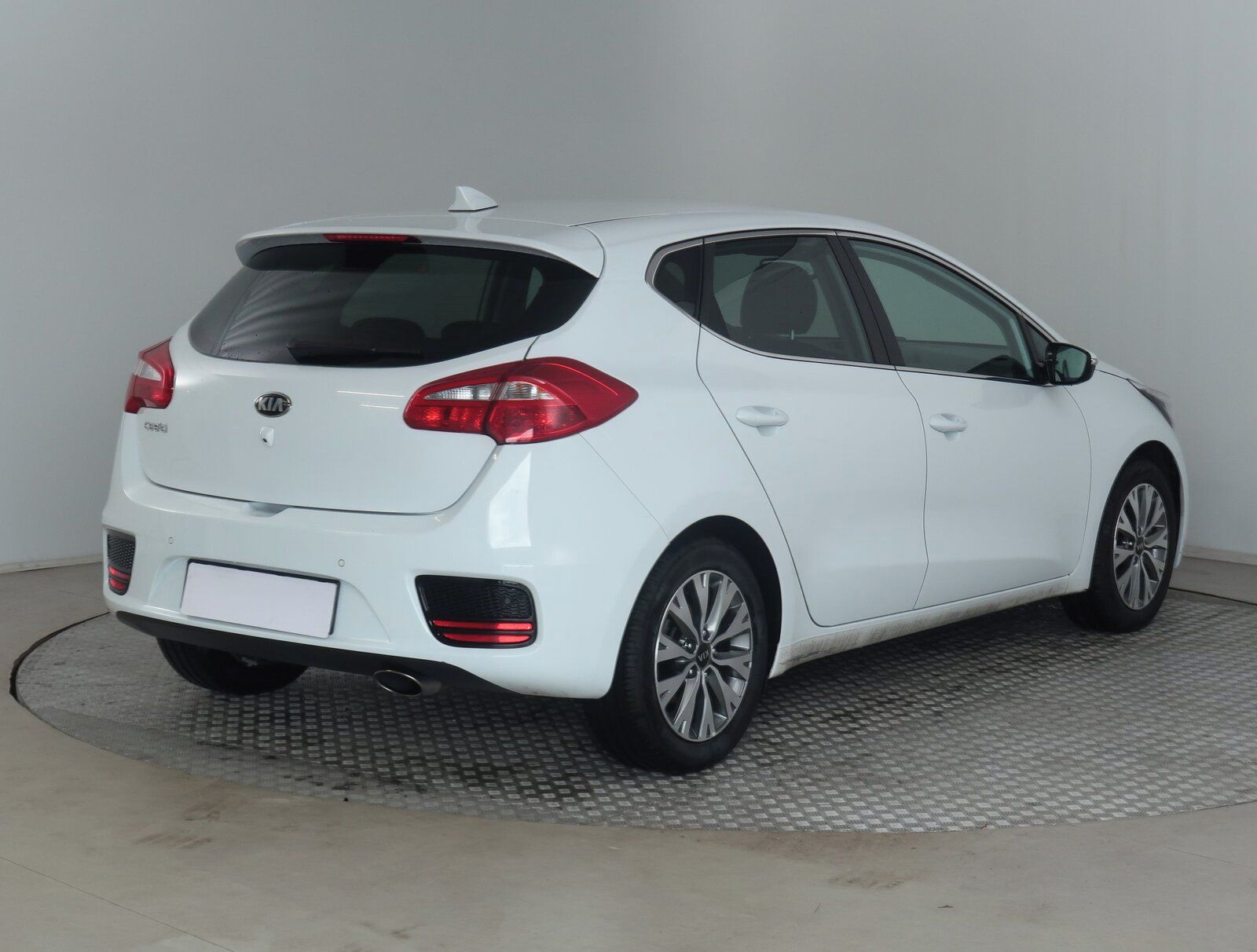 Kia Cee´d, 1.4 CVVT, ČR,1.maj, Serv.kniha - fotka 5