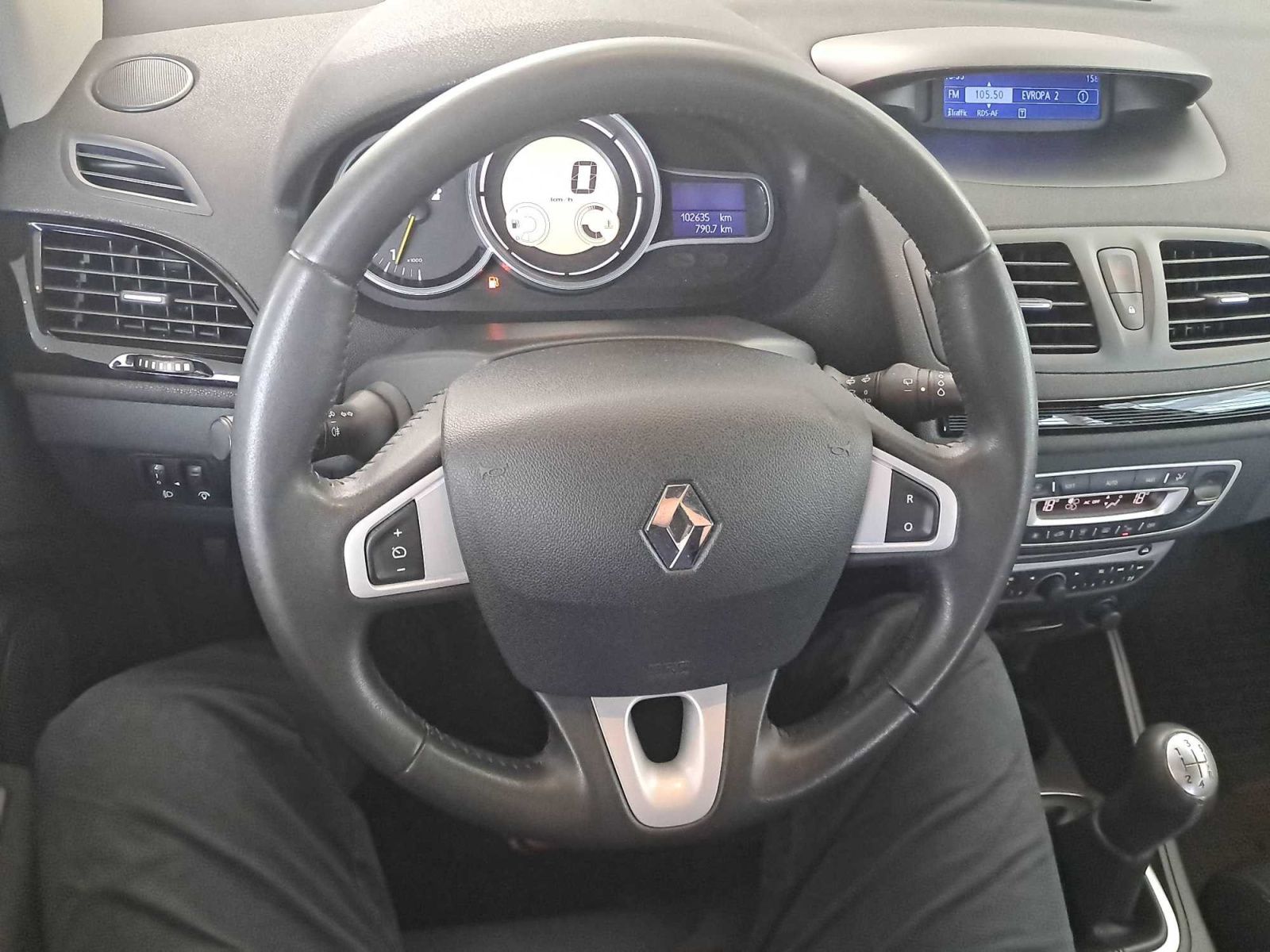Renault Mégane, 1.6 16V, Automatická klima - fotka 3