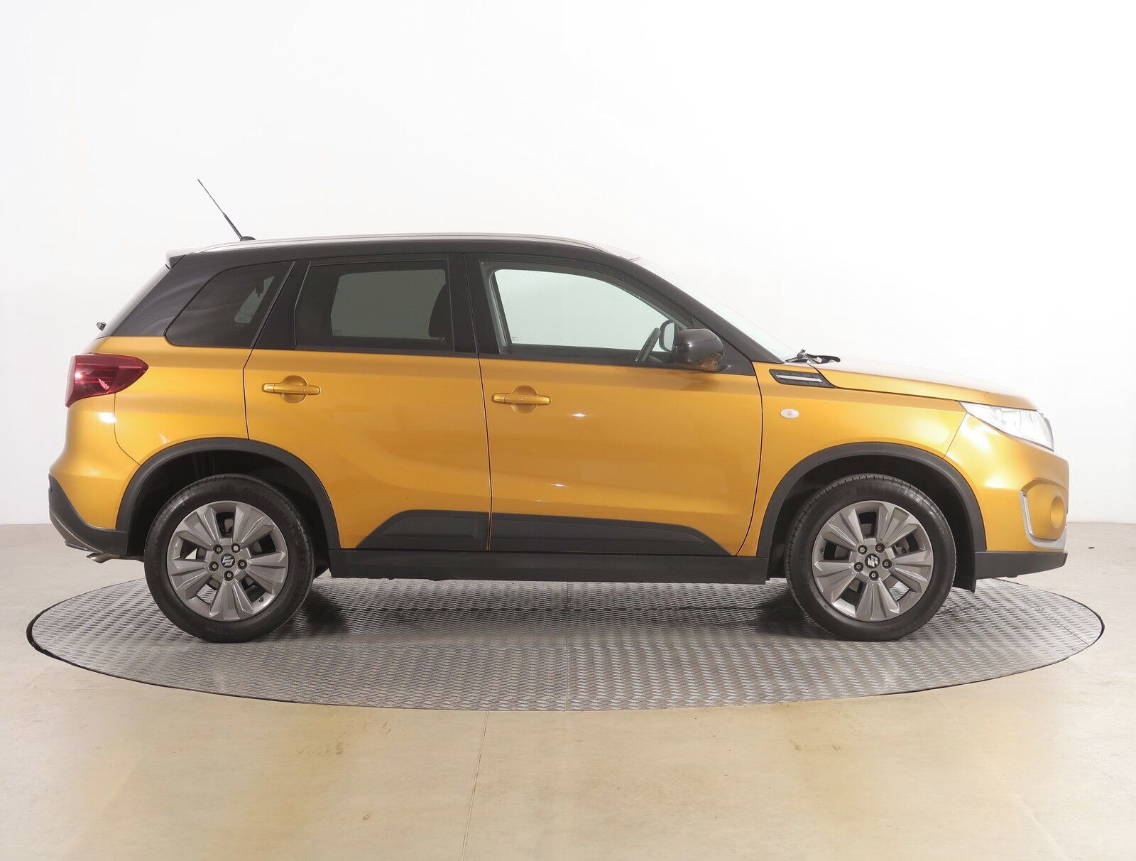 Suzuki Vitara, 1.4 BoosterJet, 4X4, Automat - fotka 6