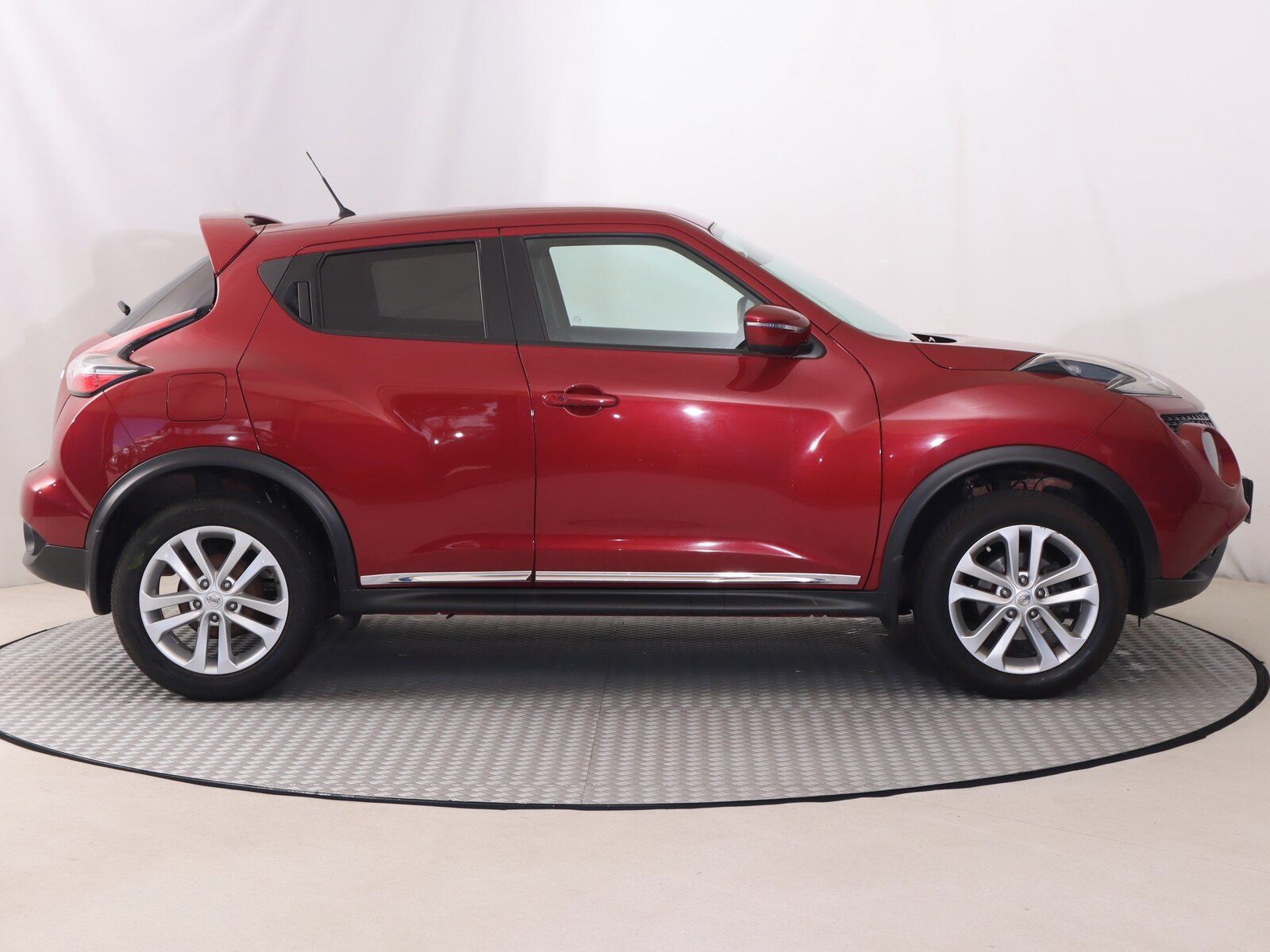 Nissan Juke, 1.6 i, Automat, Serv.kniha - fotka 6