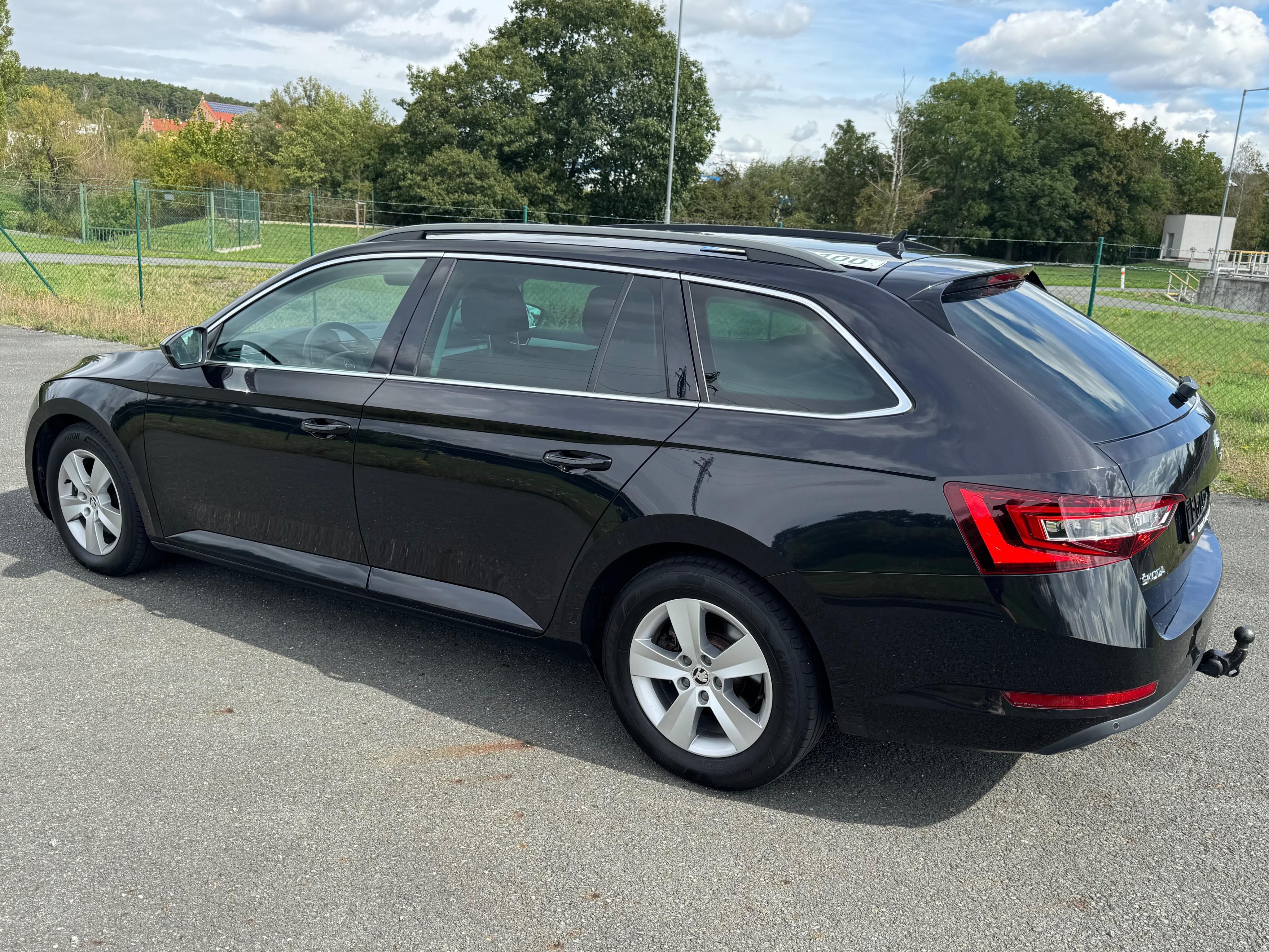 Škoda Superb, COMBI 1.6 TDI 88KW TOP STAV - fotka 3