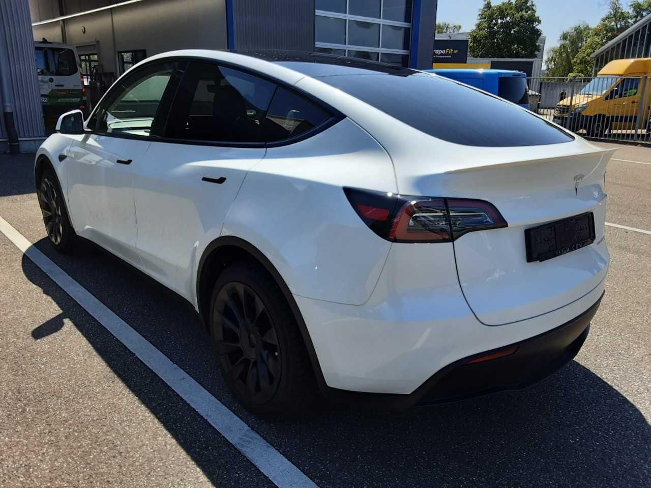 Tesla Model Y, LONG RANGE DUAL MOTOR 92,8% - fotka 2