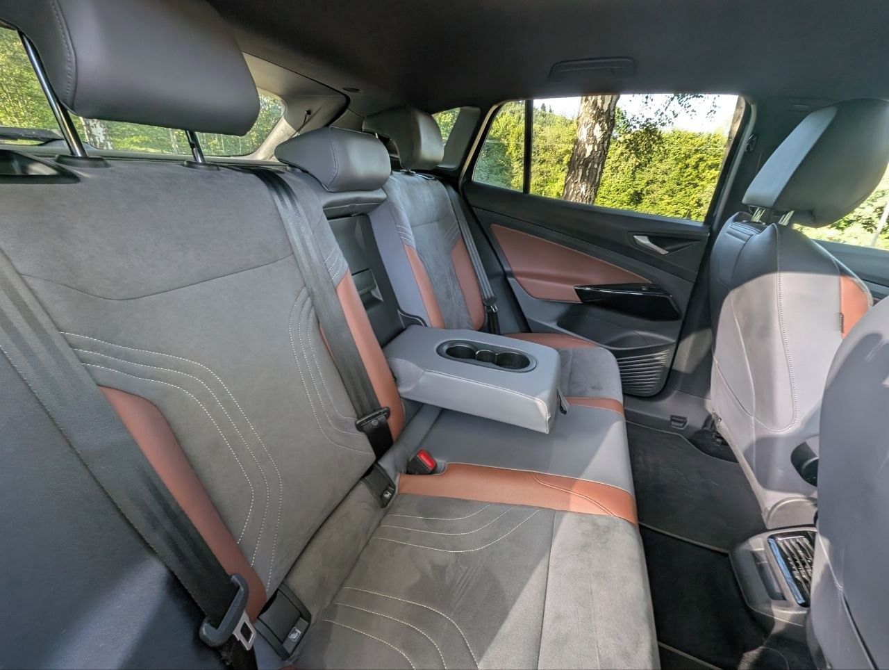 Volkswagen ID.4, 150kW PRO 82kWh T.Č. SoH 92% - fotka 5