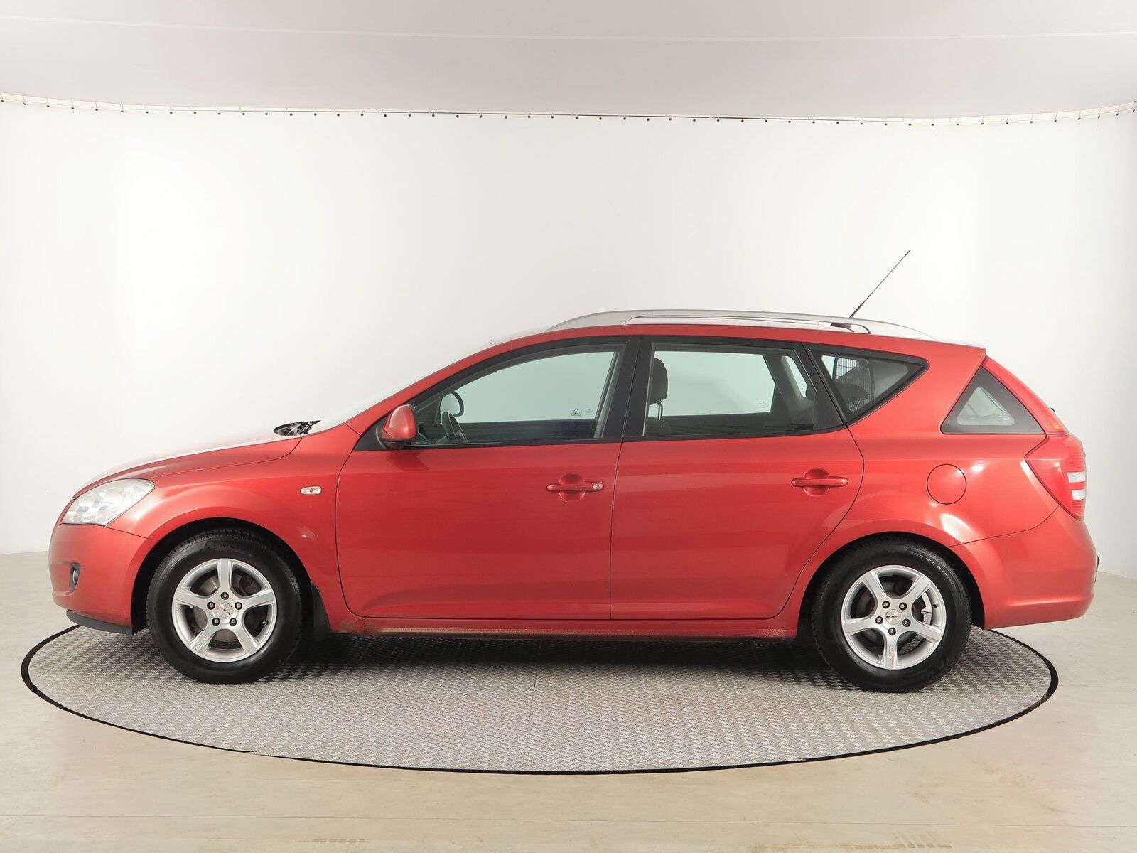 Kia Cee´d, 1.6 i, jezdí výborně - fotka 3