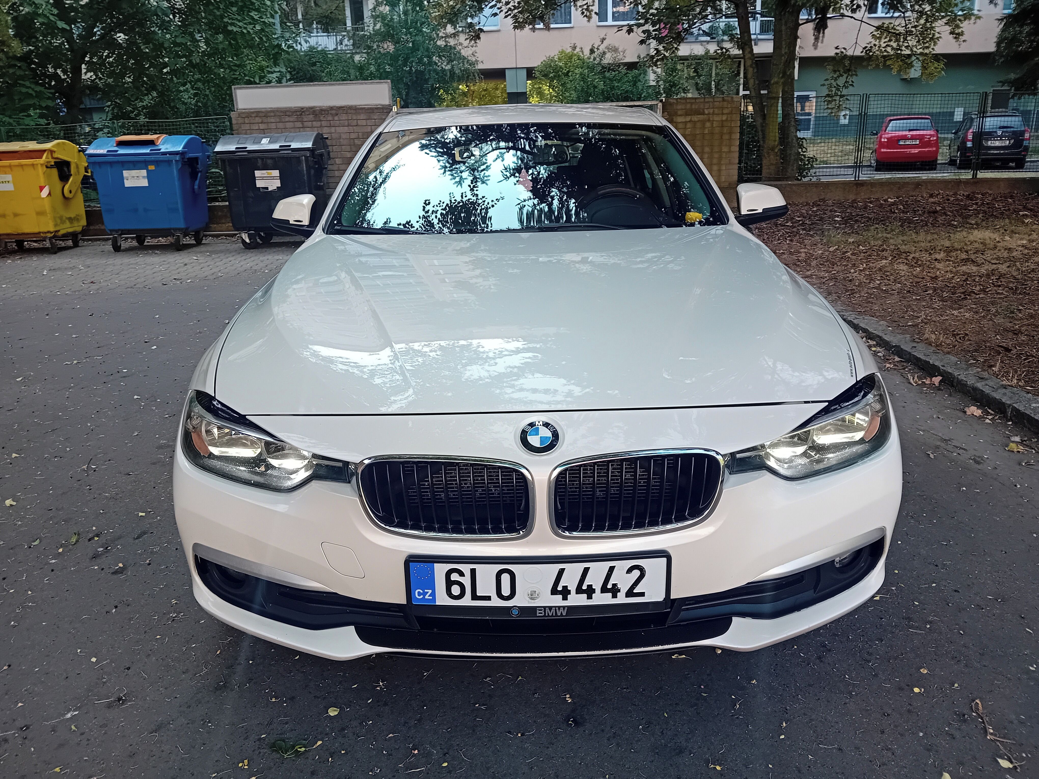 BMW Řada 3, 318d F31 - fotka 2