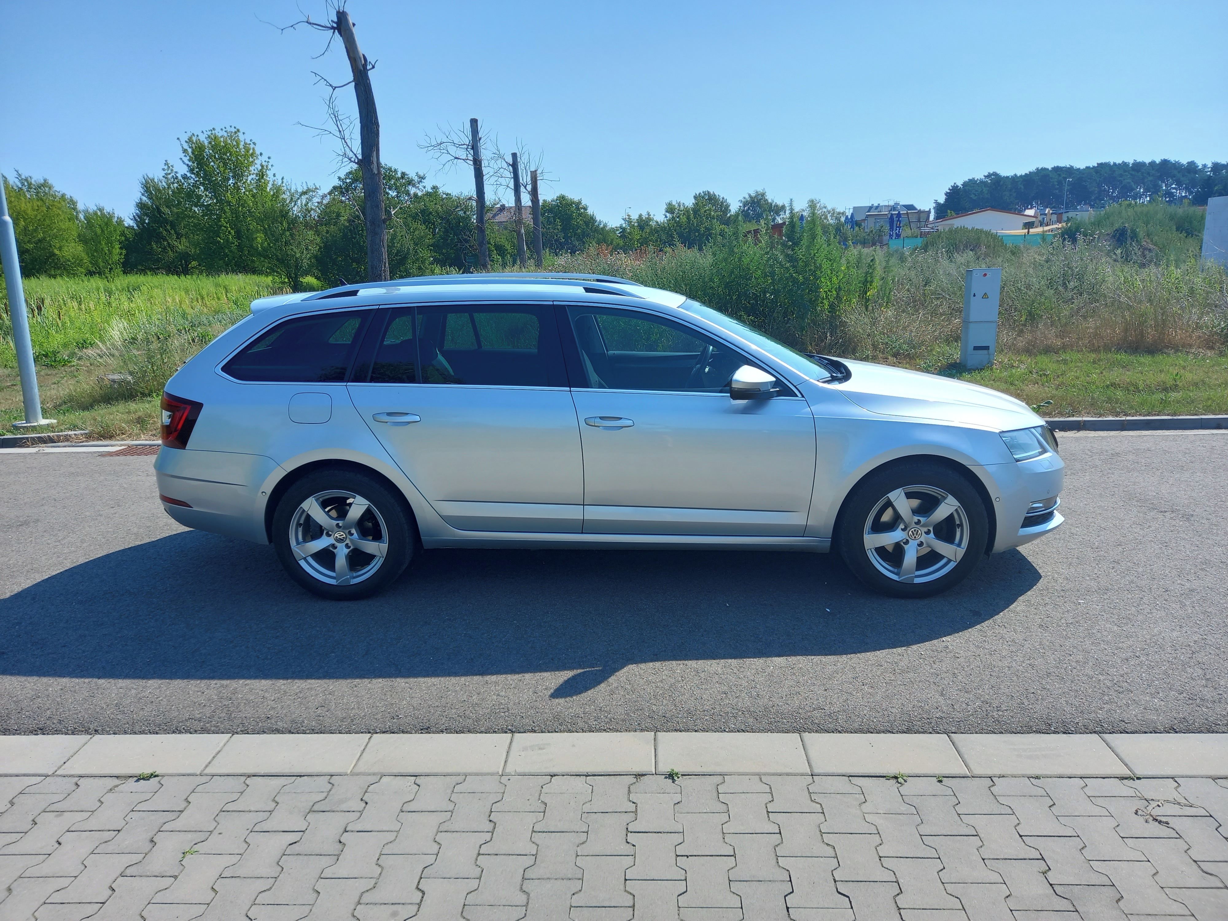 Škoda Octavia, 2,0TDI-LED-ACC-KAMERA-STYLE - fotka 4
