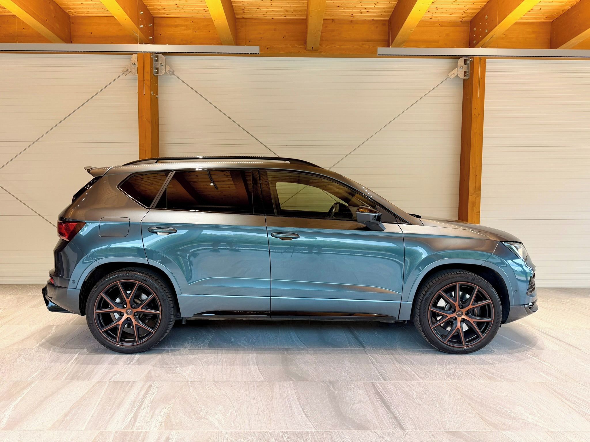 Cupra Ateca, 2.0 TSi 221 Kw DSG 4Drive - fotka 2