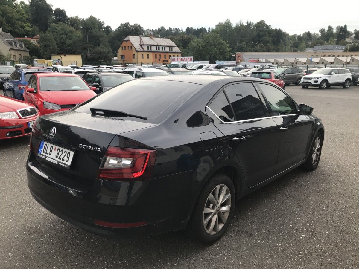 Škoda Octavia, 1,6 TDi 85kW Style! TOP STAV! - fotka 3