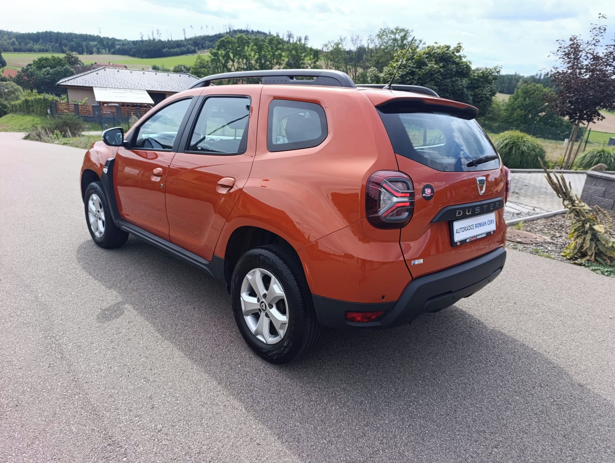 Dacia Duster, 1.maj,ČR,serv.k,záruka,LED sve - fotka 3