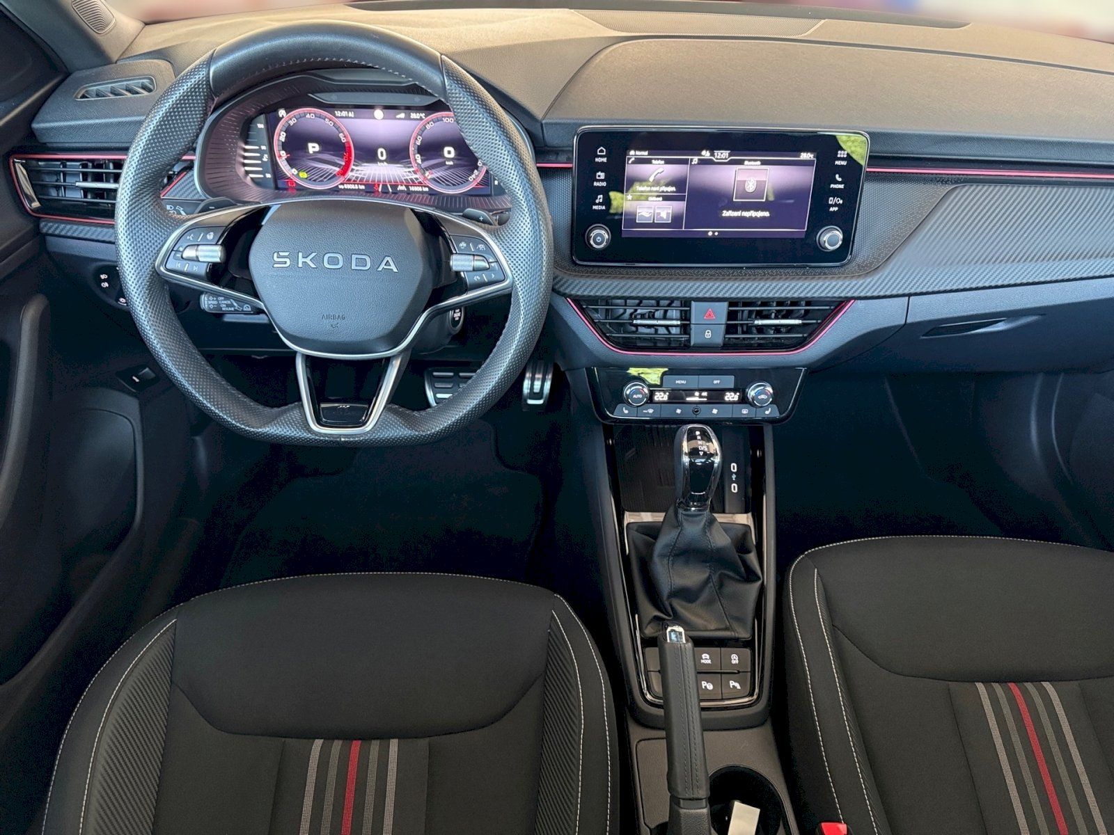 Škoda Kamiq, 1.5 TSI / 110 kW Monte Carlo D - fotka 6