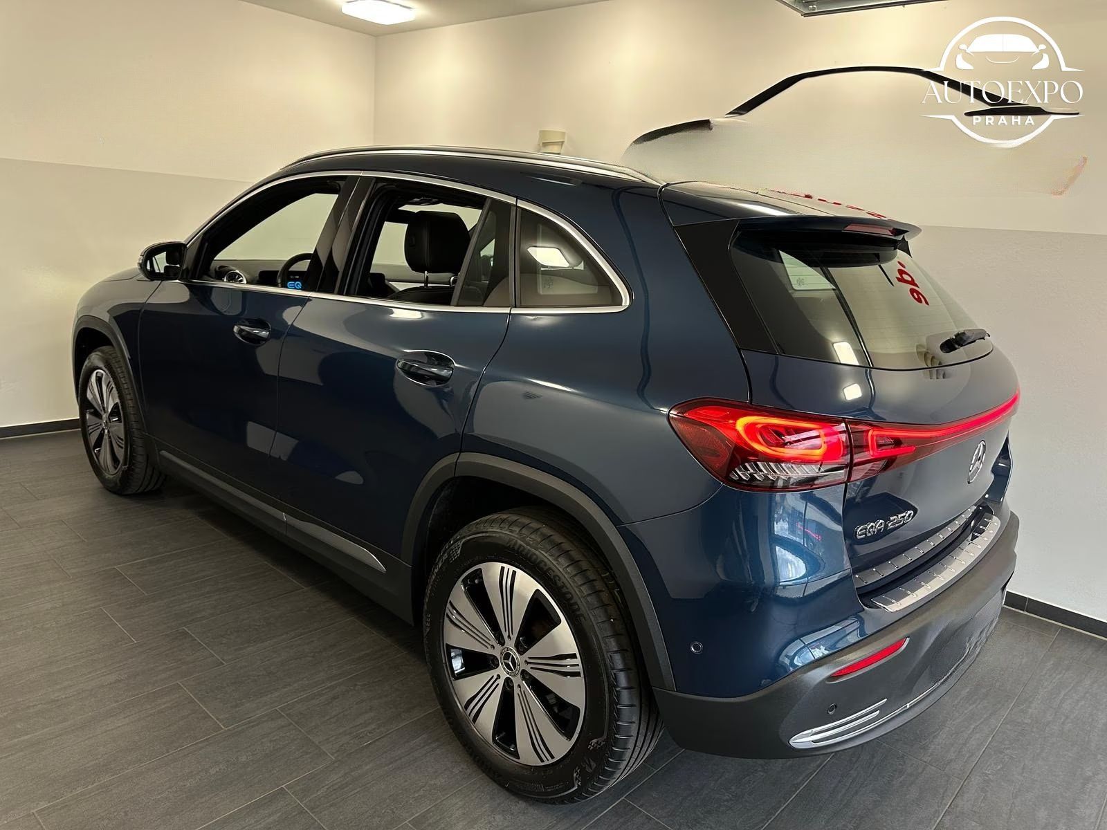 Mercedes-Benz EQA, 250 Progr.*PANORAMA*Kamera - fotka 6