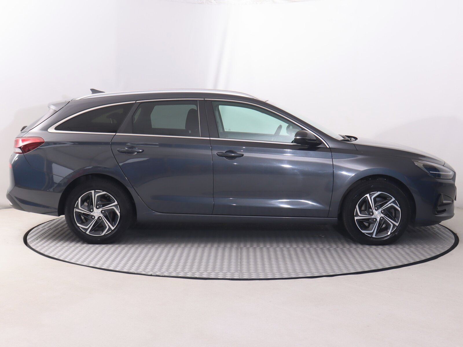 Hyundai i30, 1.5 DPI, Serv.kniha - fotka 6
