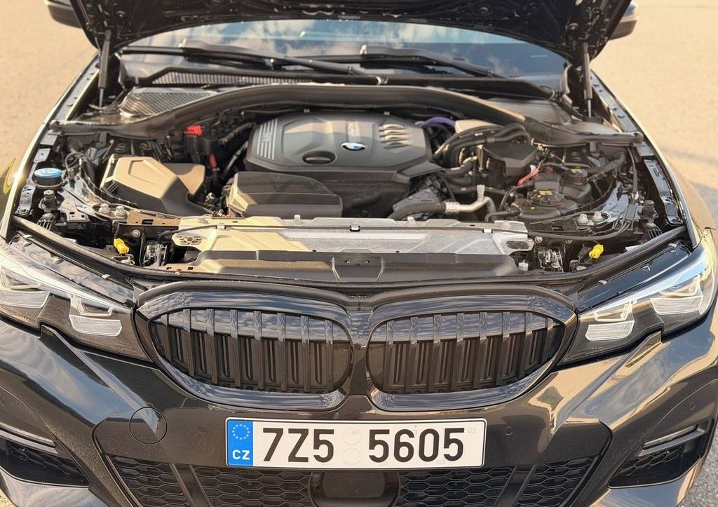 BMW Řada 3, 320D 140Kw M-packet X-drive - fotka 4