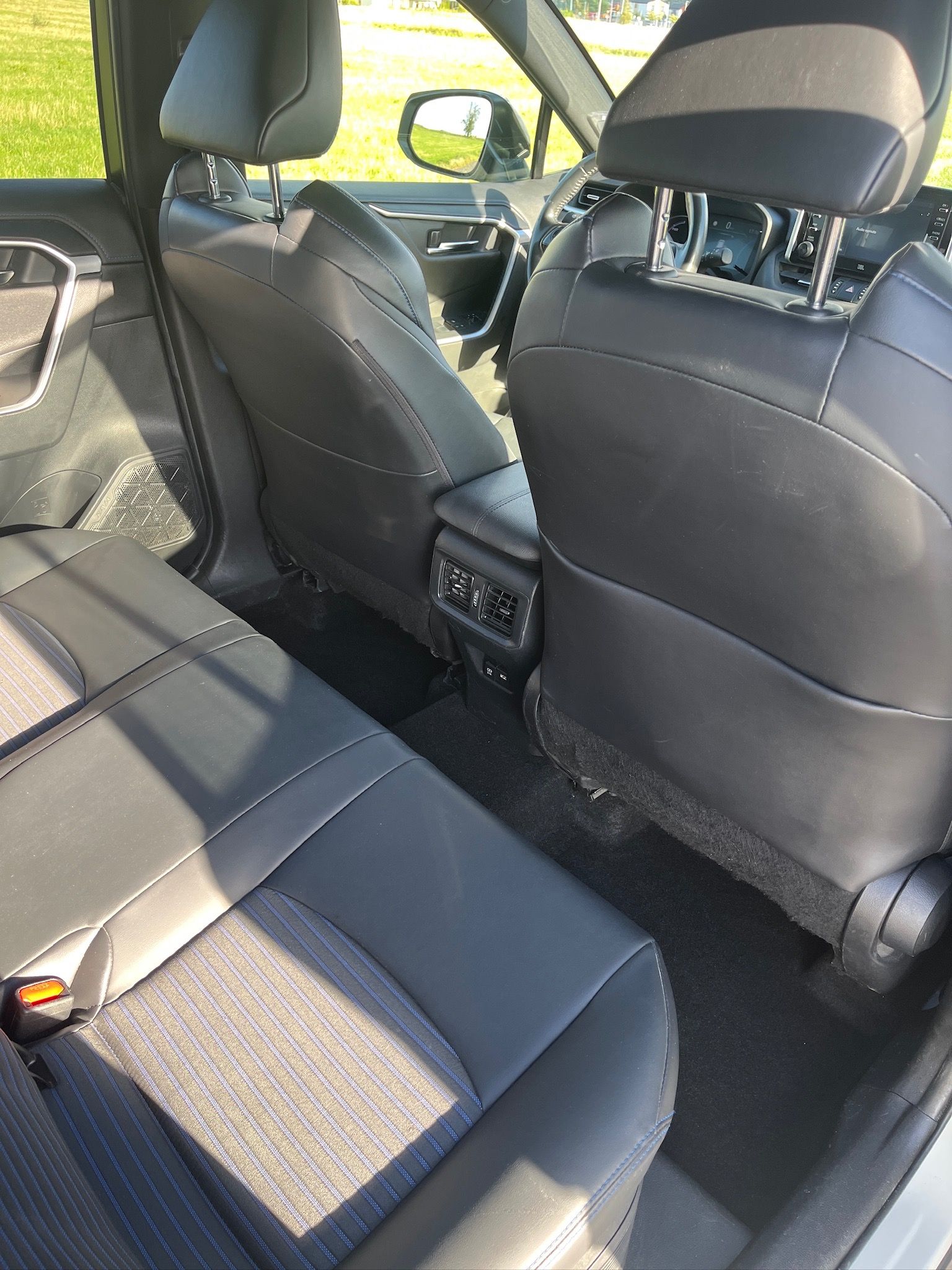 Toyota Rav4, Toyota RAV4 2.5 Hybrid 4x4 - fotka 5