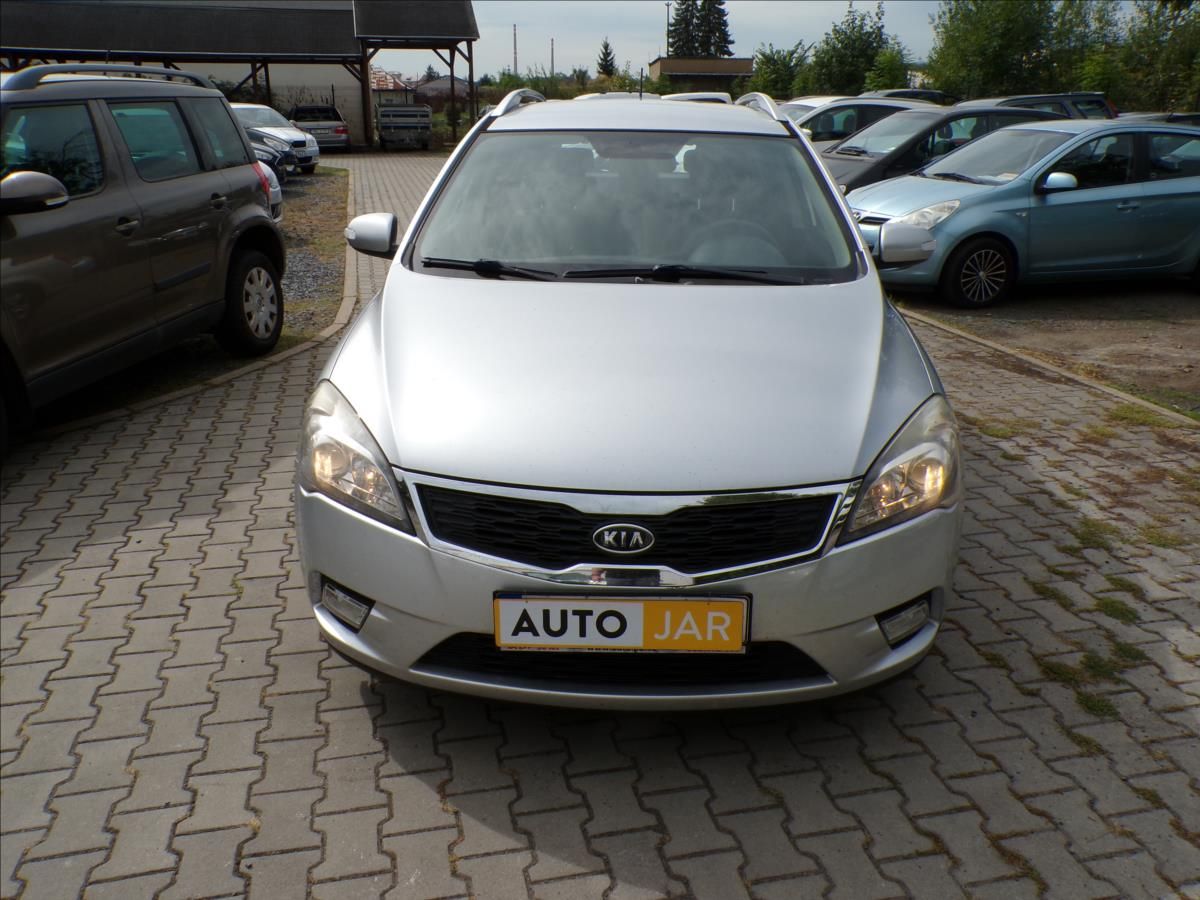 Kia Cee´d, 1,6 CRDi 16V  KLIMATIZACE - fotka 2