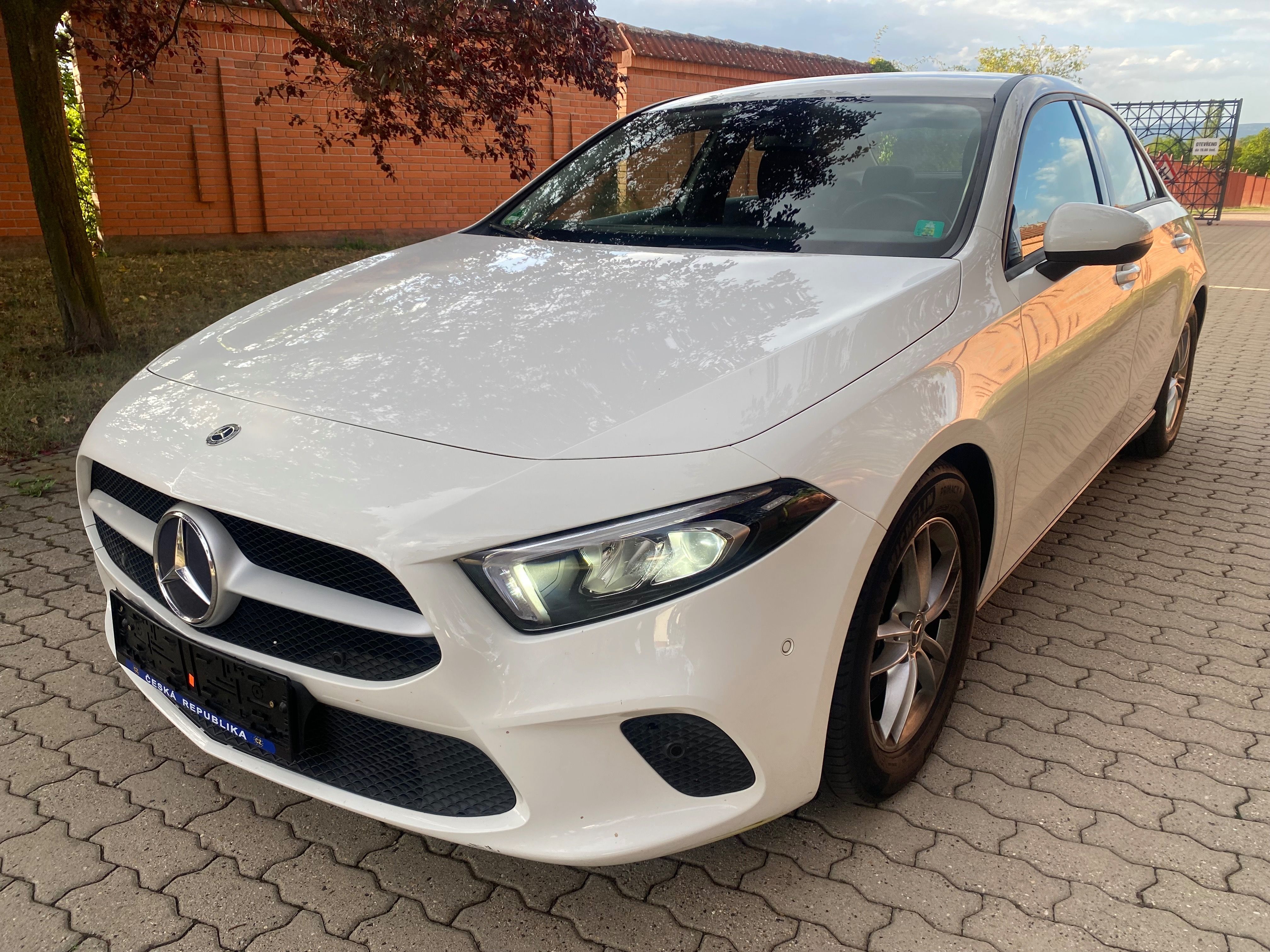 Mercedes-Benz Třídy A, 1.3i 120kw sedan - fotka 3