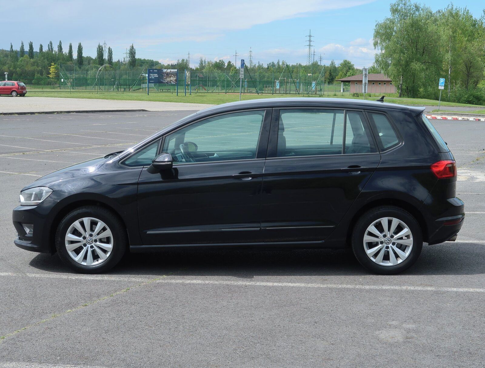 Volkswagen Golf Sportsvan, 1.6 TDI, Serv.kniha, Navi - fotka 3