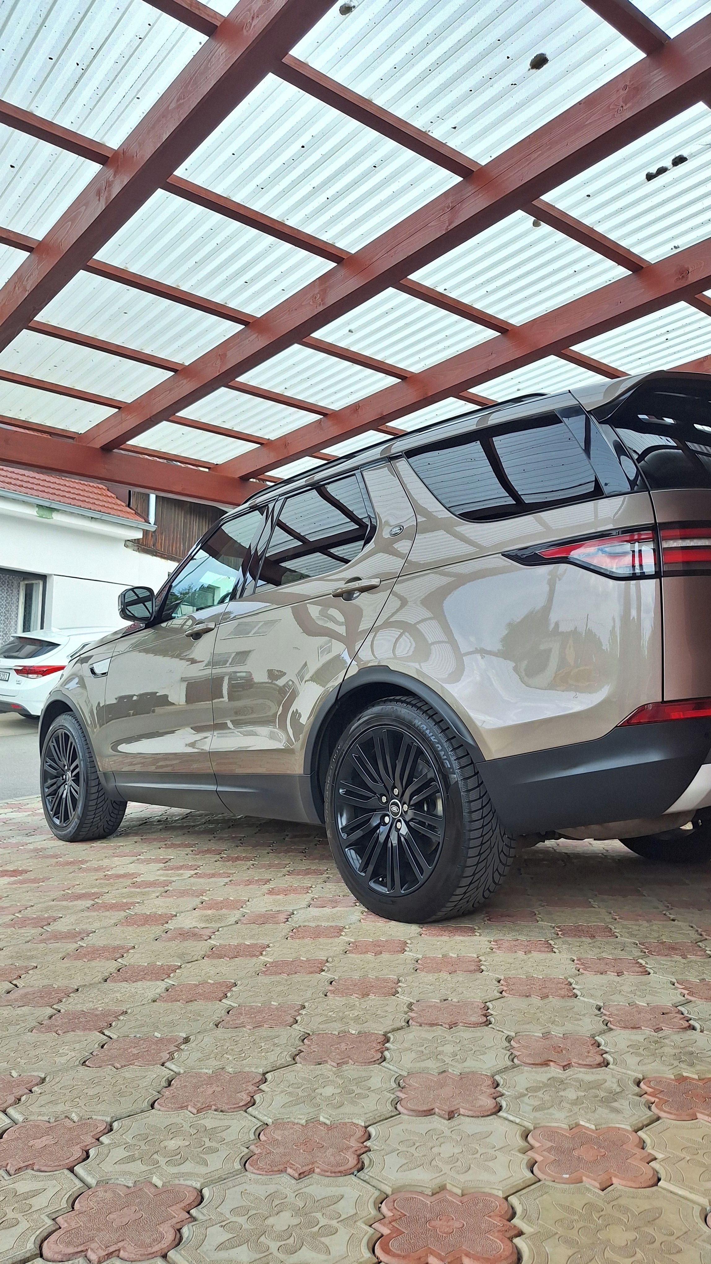Land Rover Discovery, ČR/DPH/GARÁŽOVANÉ - fotka 4
