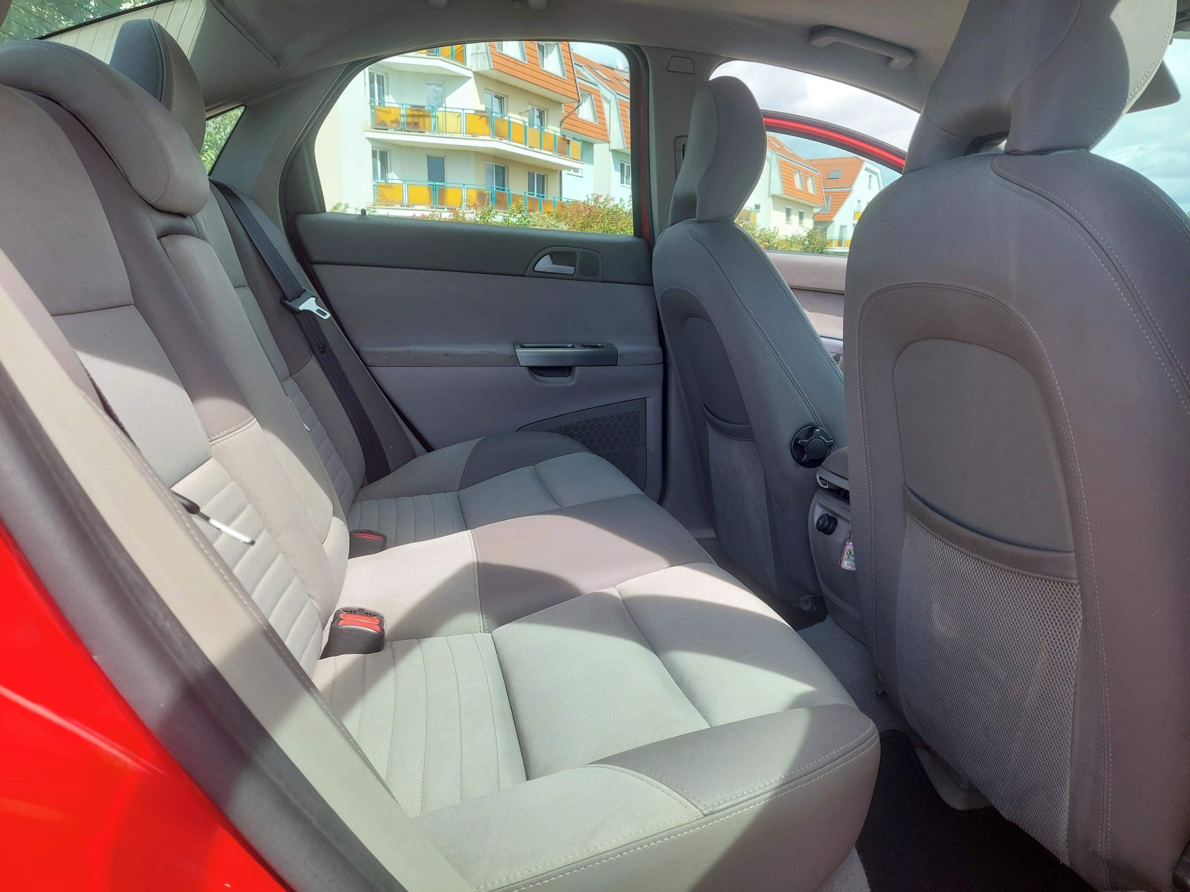 Volvo S40, 2.0D 100 kW, udržované - fotka 6