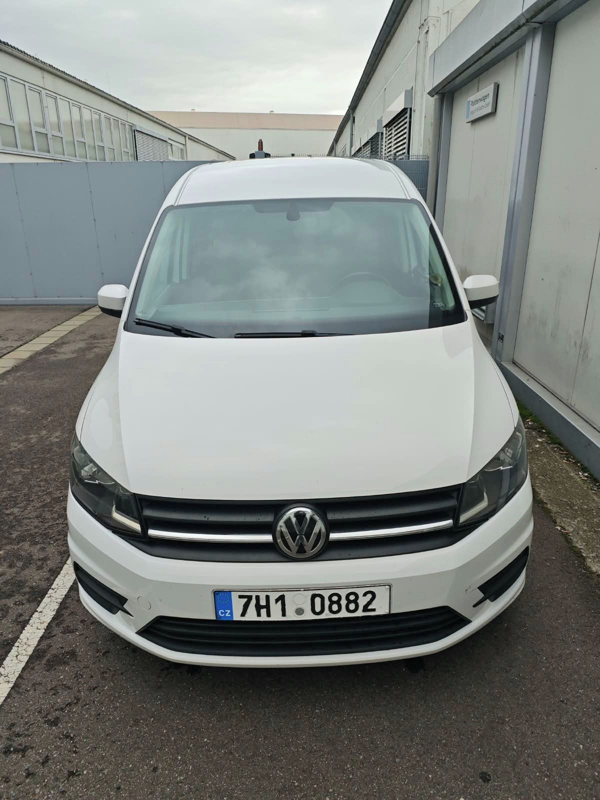 Volkswagen Caddy, Maxi 2.0 tdi 110kw, webasto - fotka 3