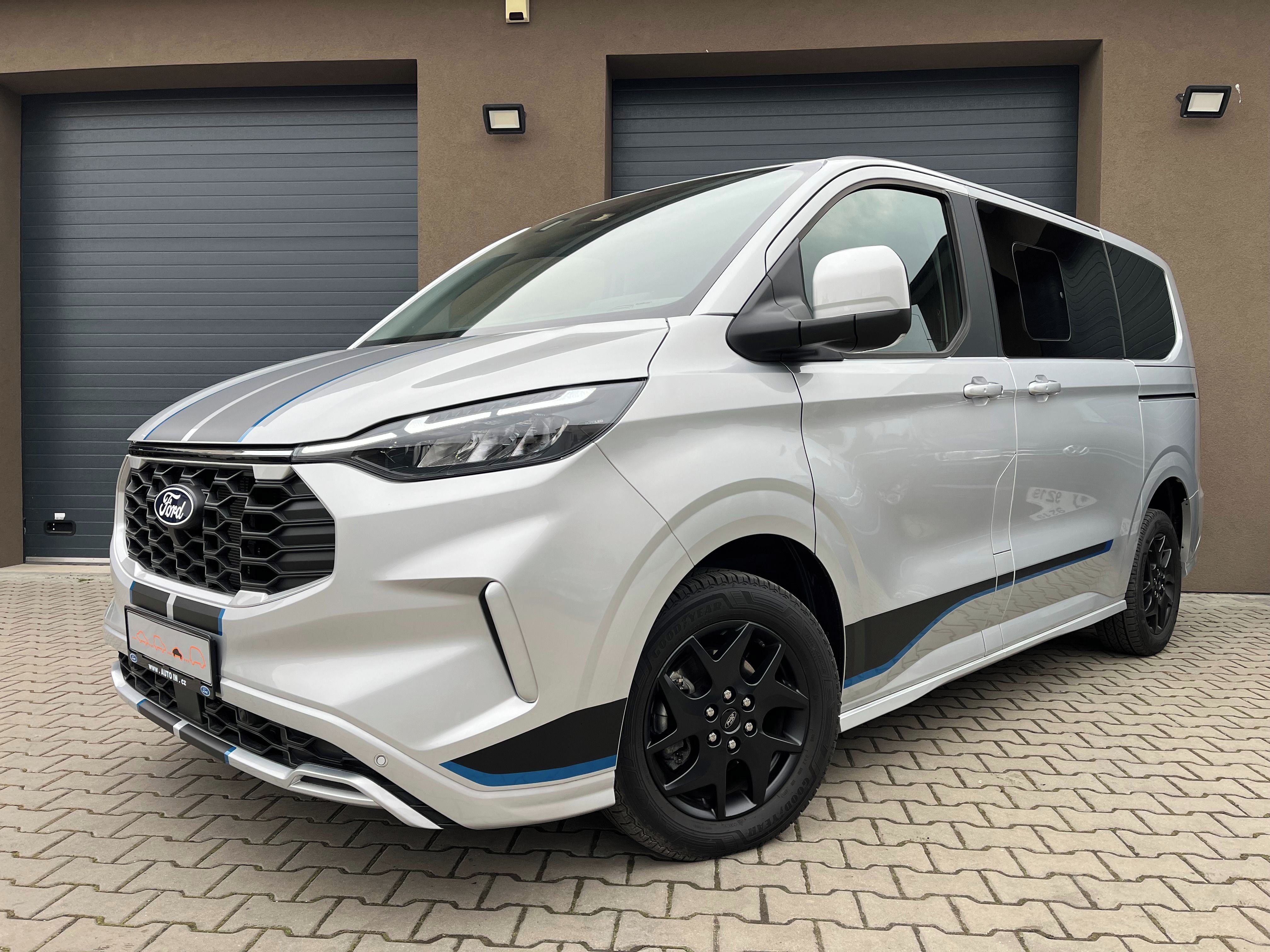 Ford Tourneo Custom, AWD 170 PS Sport el. TZ,DPH - fotka 2