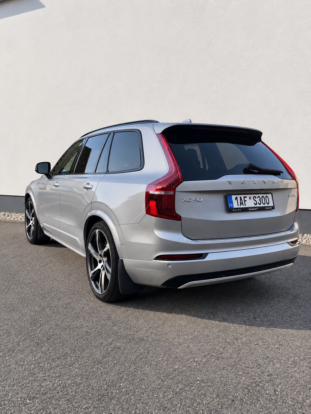Volvo XC90, B5 AWD Diesel Ultimate Dark - fotka 2