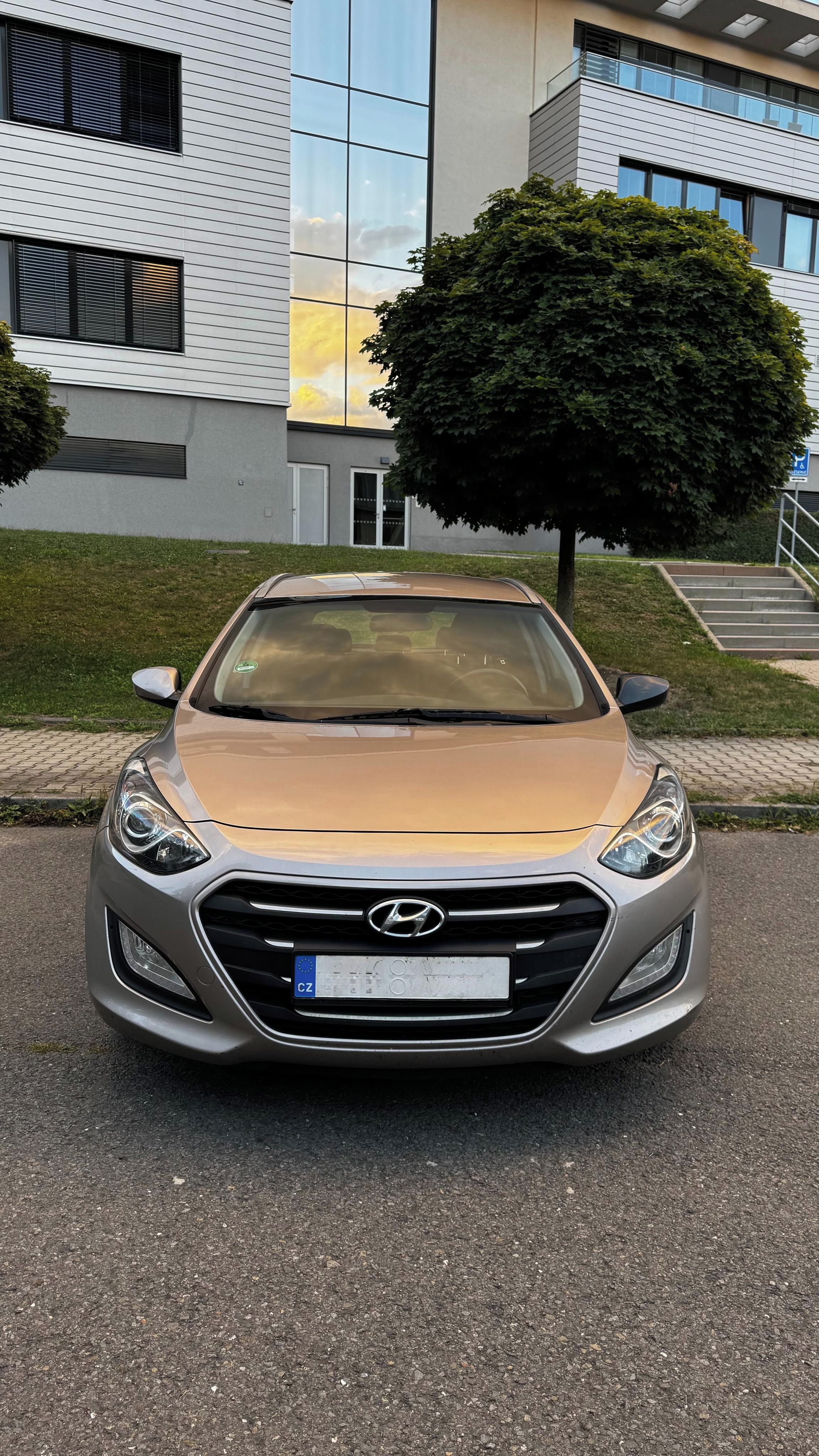 Hyundai i30, 1.6, ČR, 2. MAJ., SERV. KNIHA - fotka 2