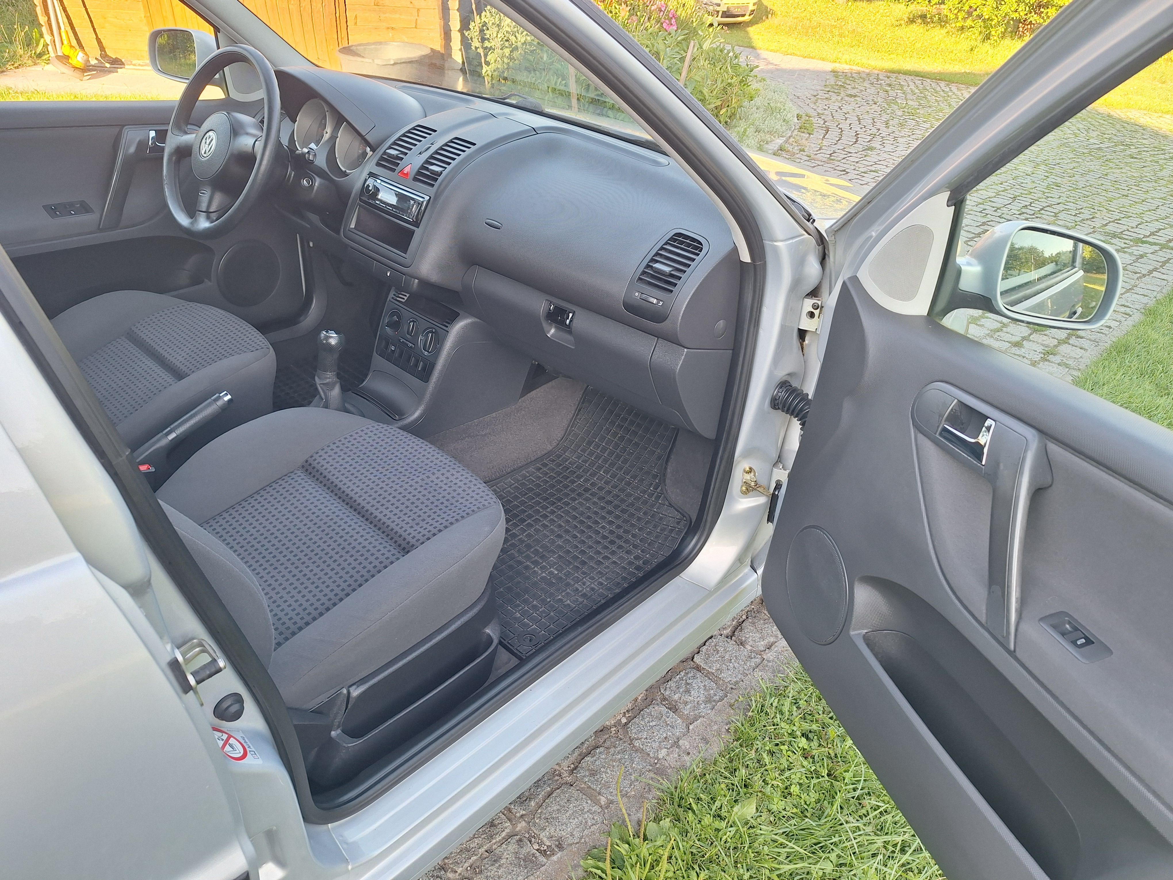 Volkswagen Polo, 1.4 benzín 44kW serviska,klima - fotka 5
