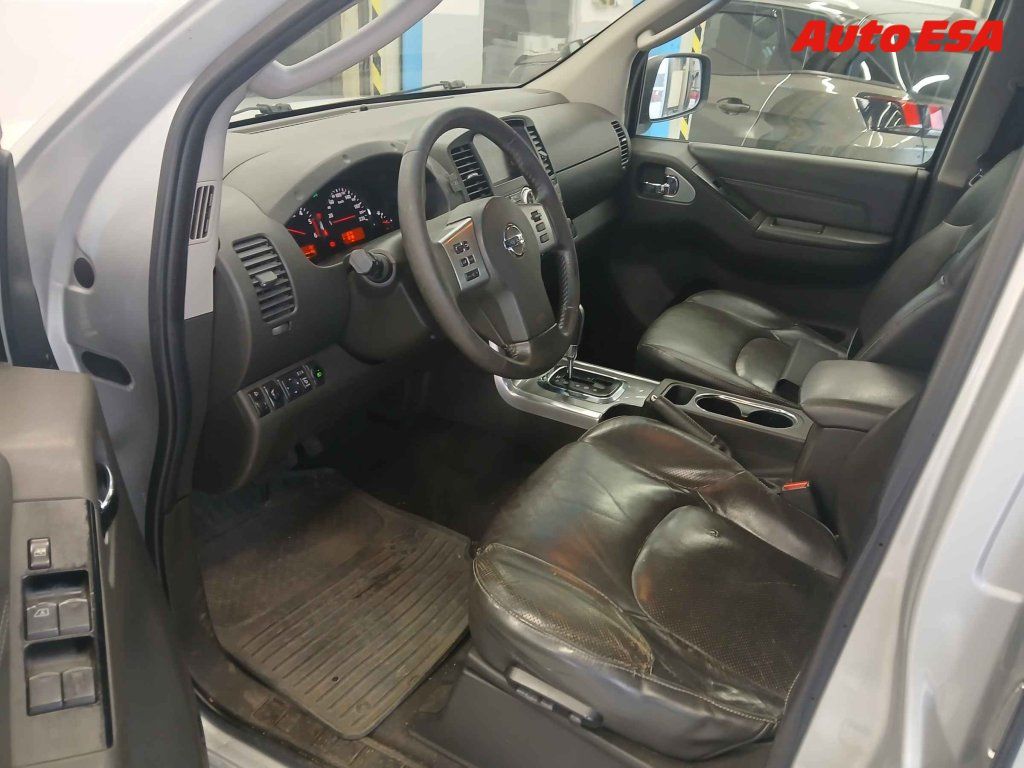 Nissan Navara, 3.0 D,ČR - fotka 3