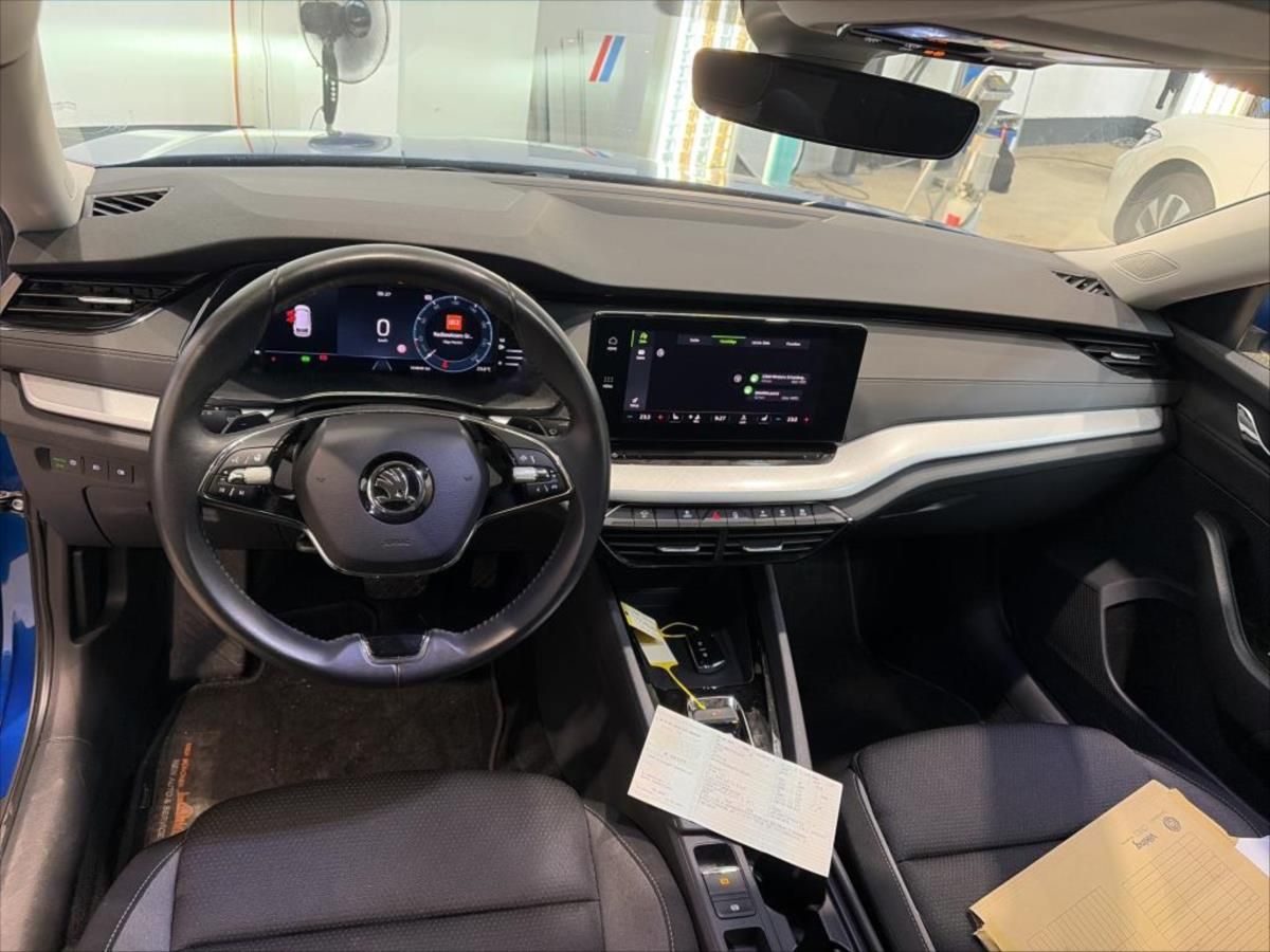 Škoda Octavia, 2,0 TDI TAŽNÉ KEYLESS - fotka 5