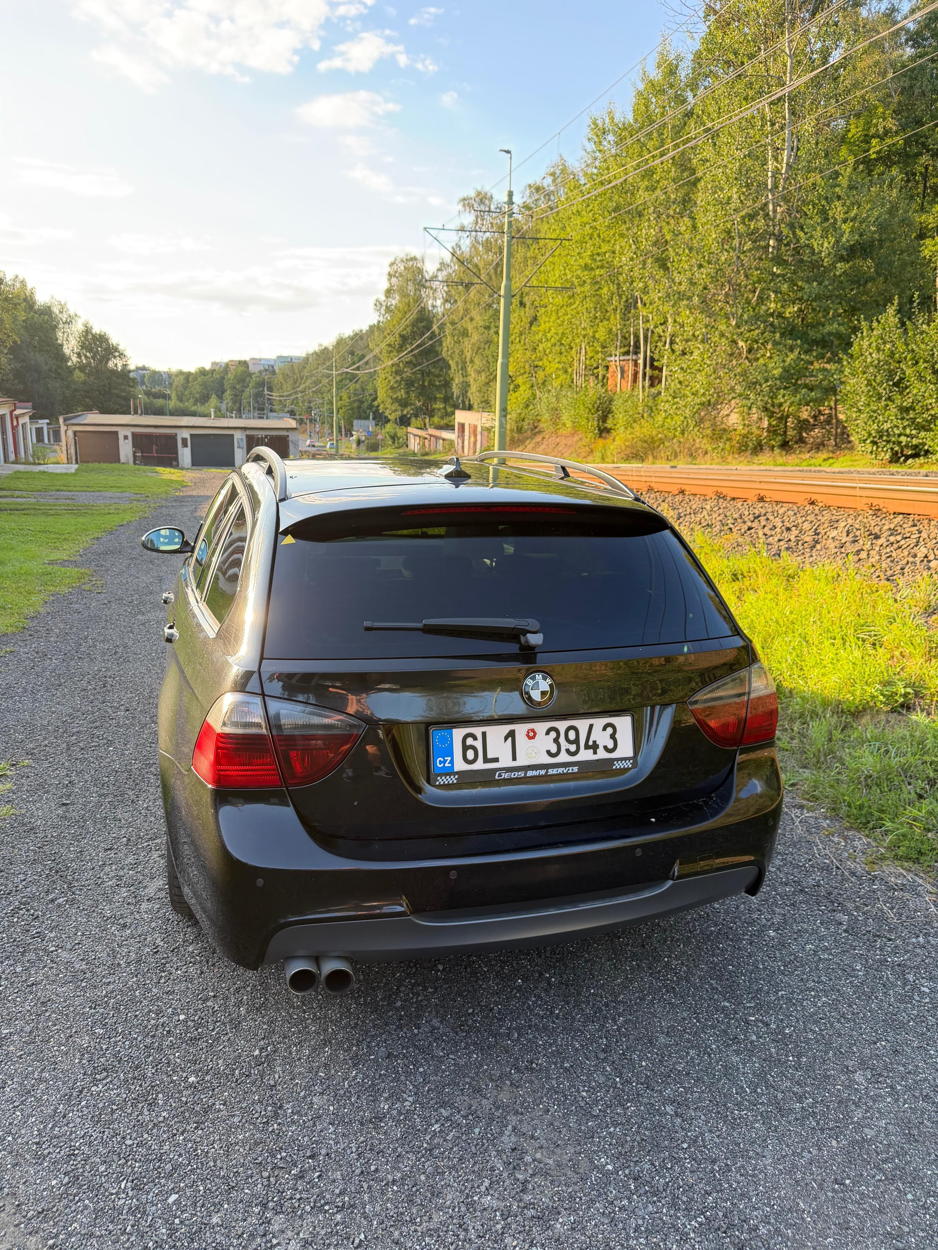 BMW Řada 3, E91 325d 145 kW M-paket