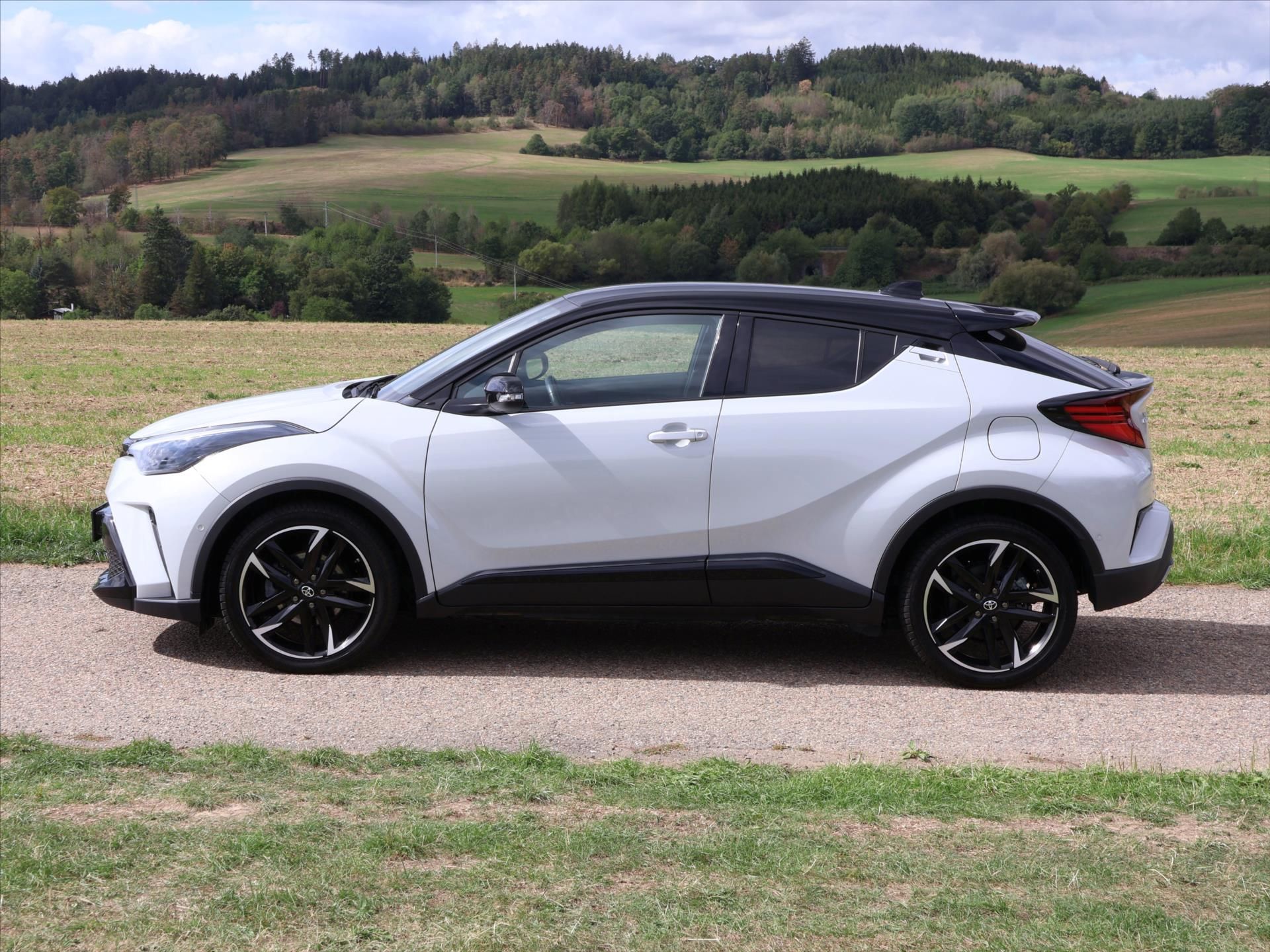Toyota C-HR, 2,0 Hybrid 112kW GR Sport CZ - fotka 4