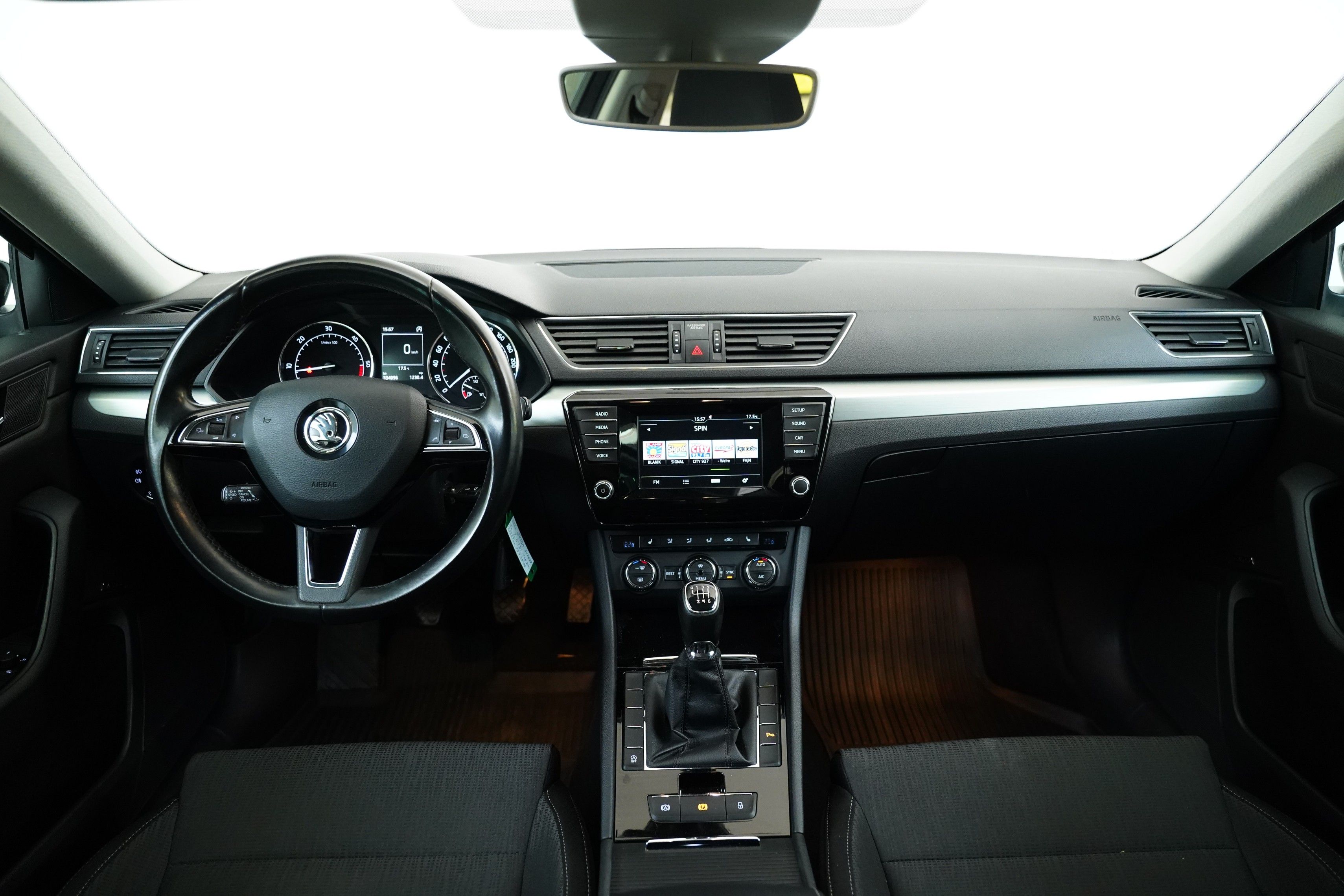 Škoda Superb, 2.0 TDI 110kW Ambition - fotka 5