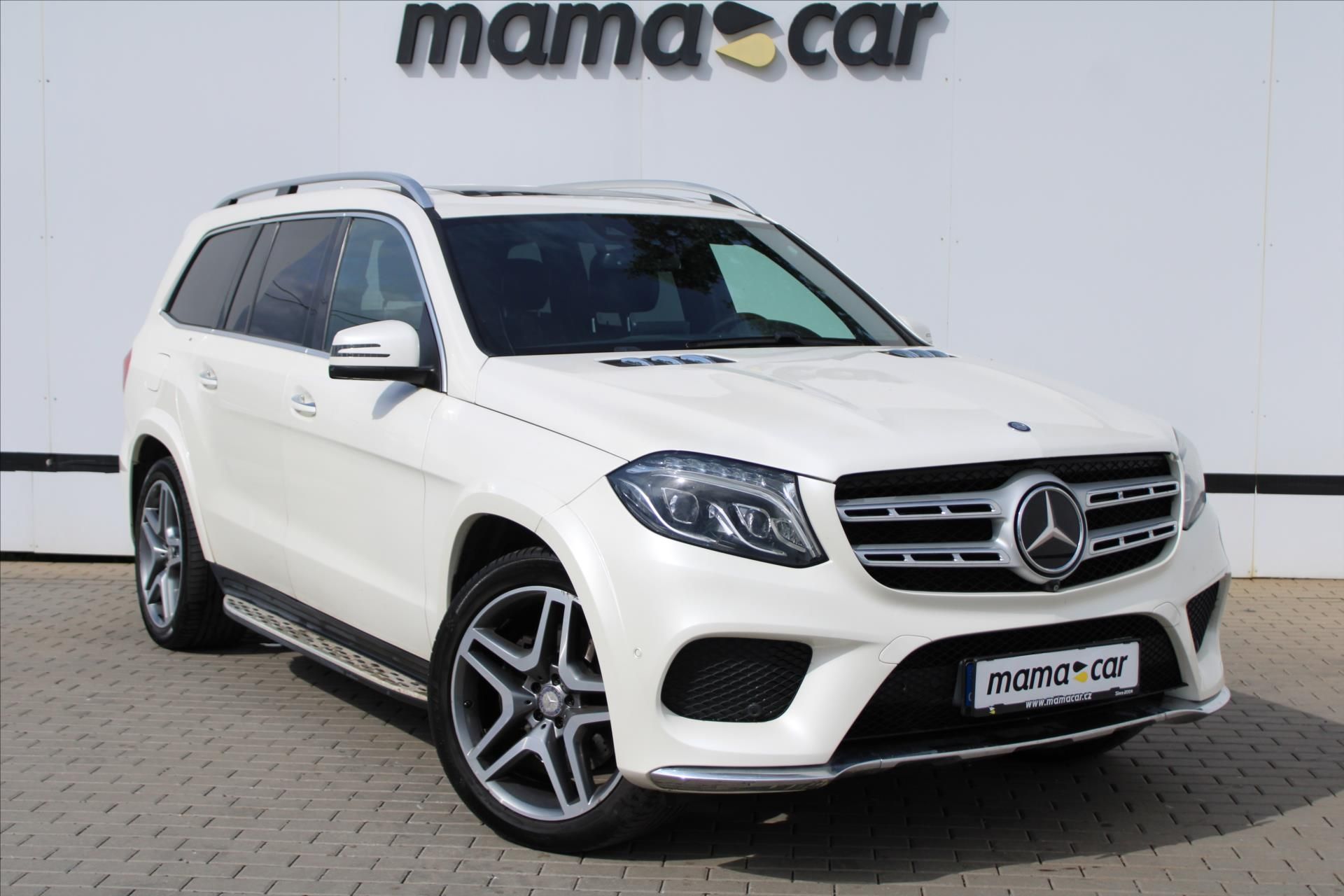 Mercedes-Benz GLS, 500 4MATIC AMG SERVISNÍ KN. ČR
