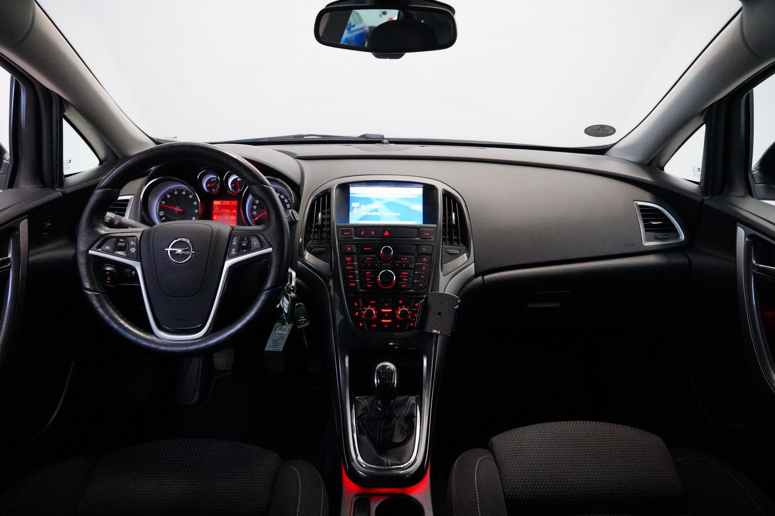 Opel Astra, 1.6i Turbo 125 kW - fotka 6