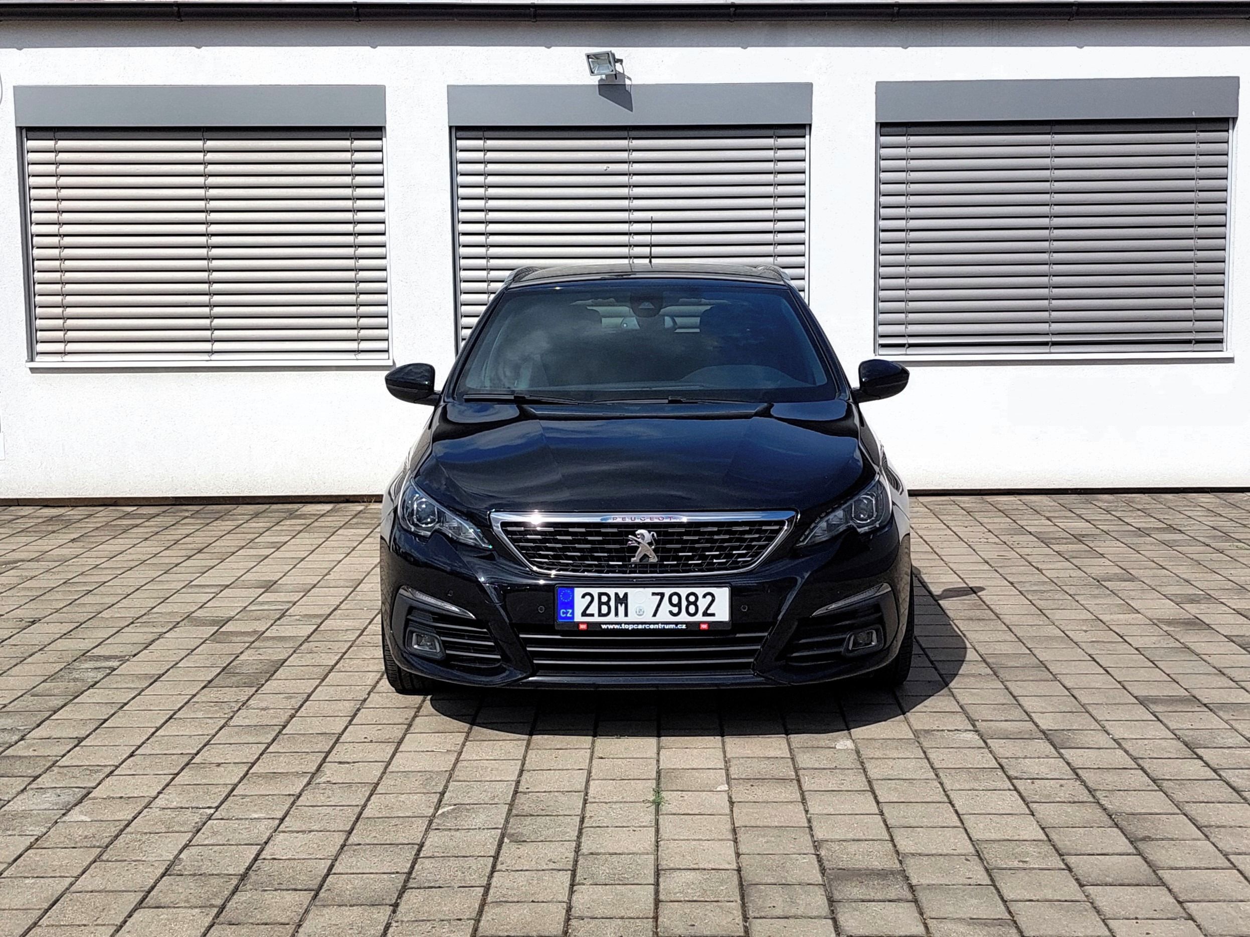 Peugeot 308, 1.5 diesel, 96 kW, automat - fotka 2