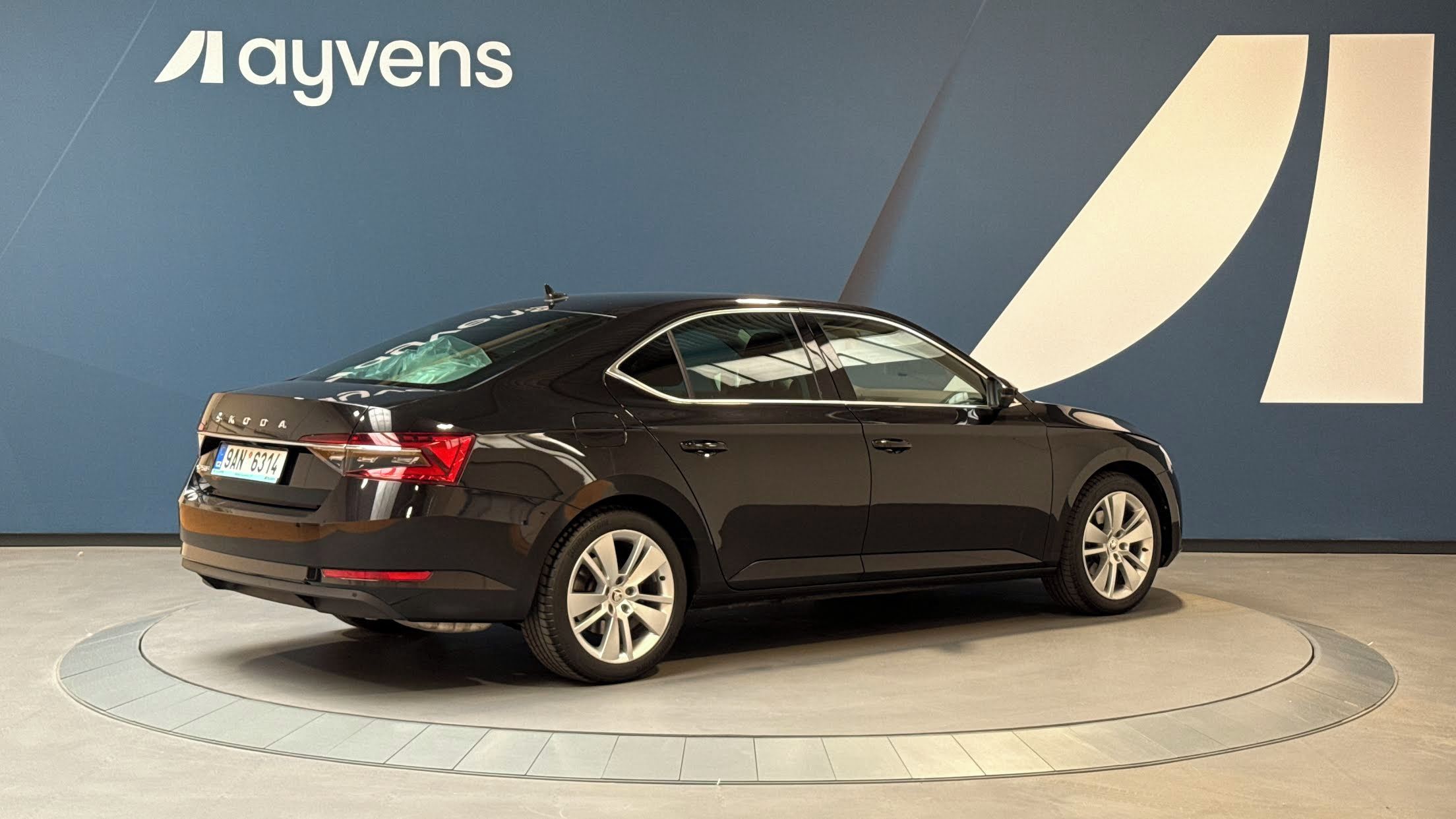 Škoda Superb, 2.0 TSI 140kW Style DSG - fotka 2