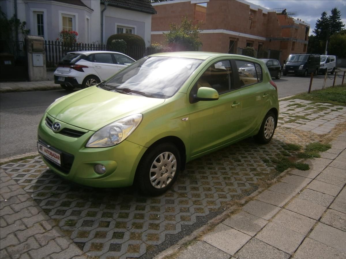 Hyundai i20, 1,3 i KLIMA - fotka 3