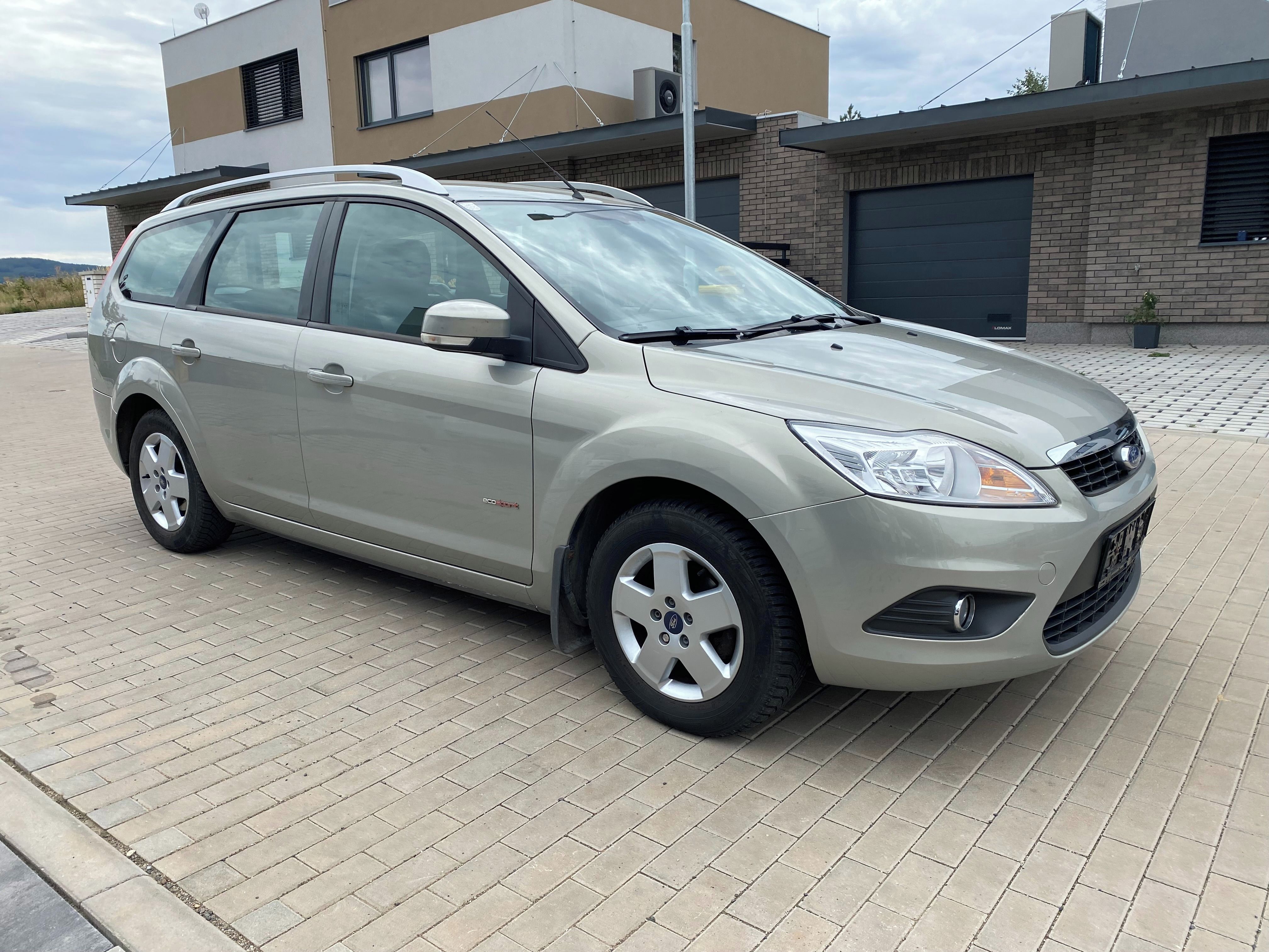 Ford Focus, combi 1.6i 16V, 74kW, nová STK - fotka 5
