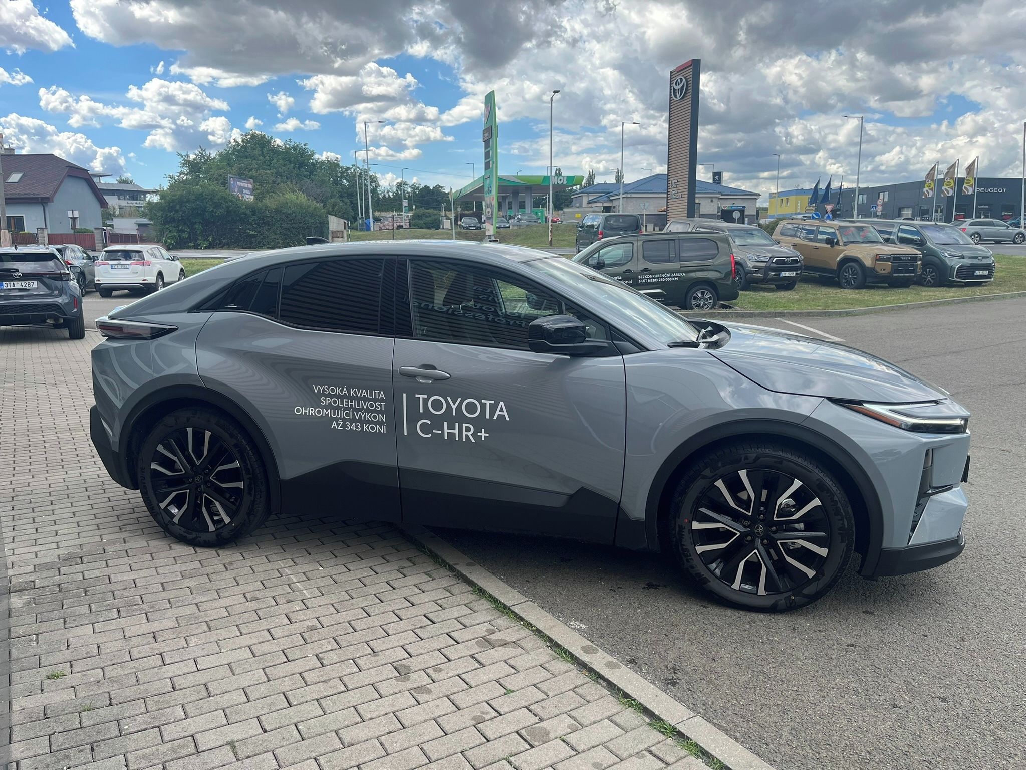 Toyota C-HR, Style Dynamic BEV224 77kWh - fotka 4