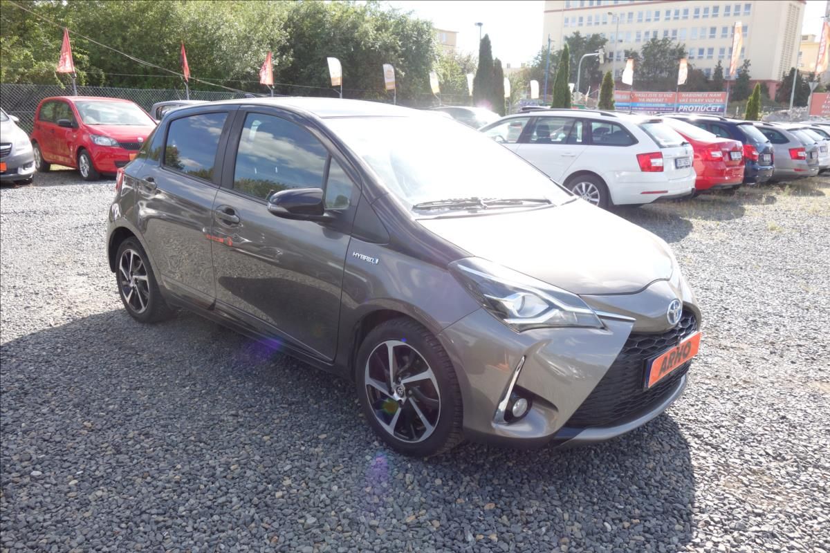 Toyota Yaris, 1,5 i, ČR, HYBRID, SELECTION.