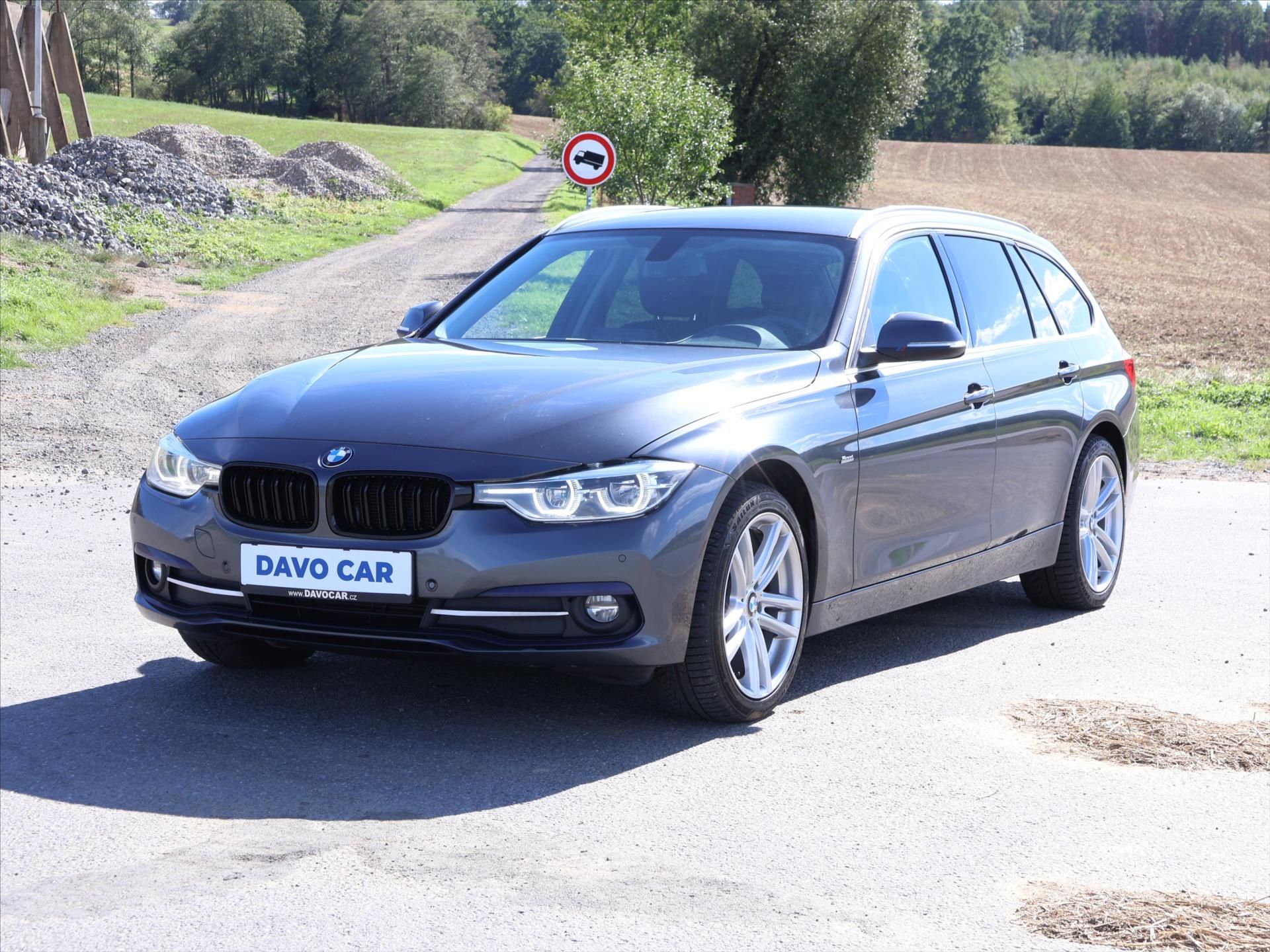 BMW Řada 3, 2,0 320d xDrive 140kW Sport - fotka 3
