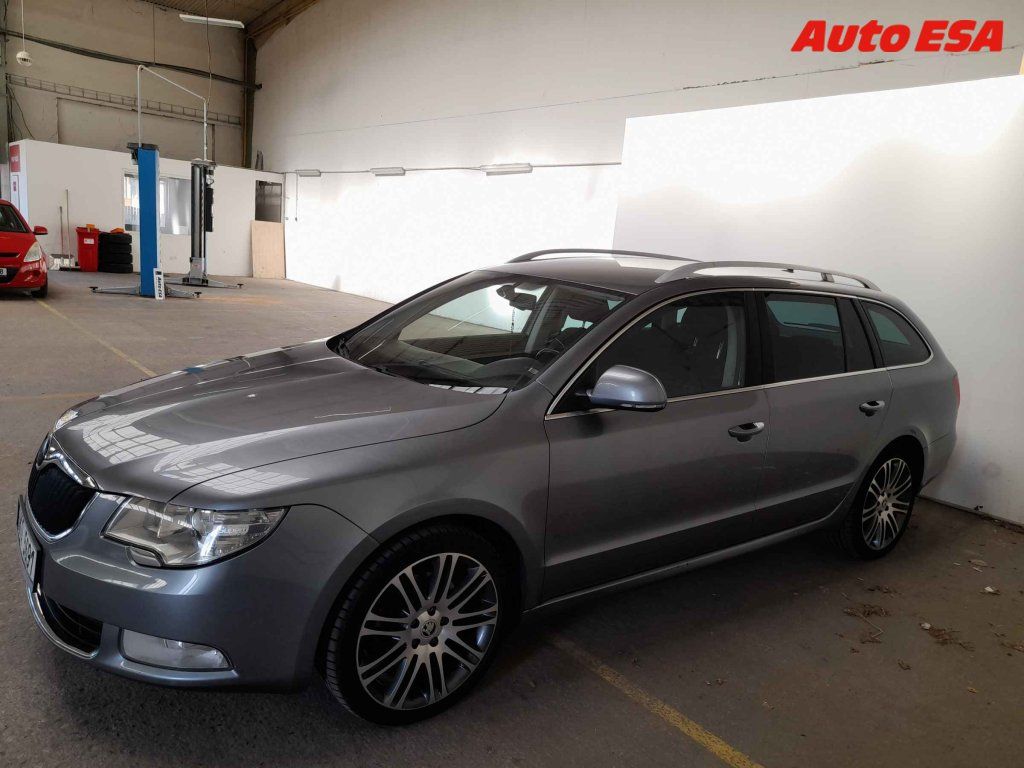 Škoda Superb, šedá