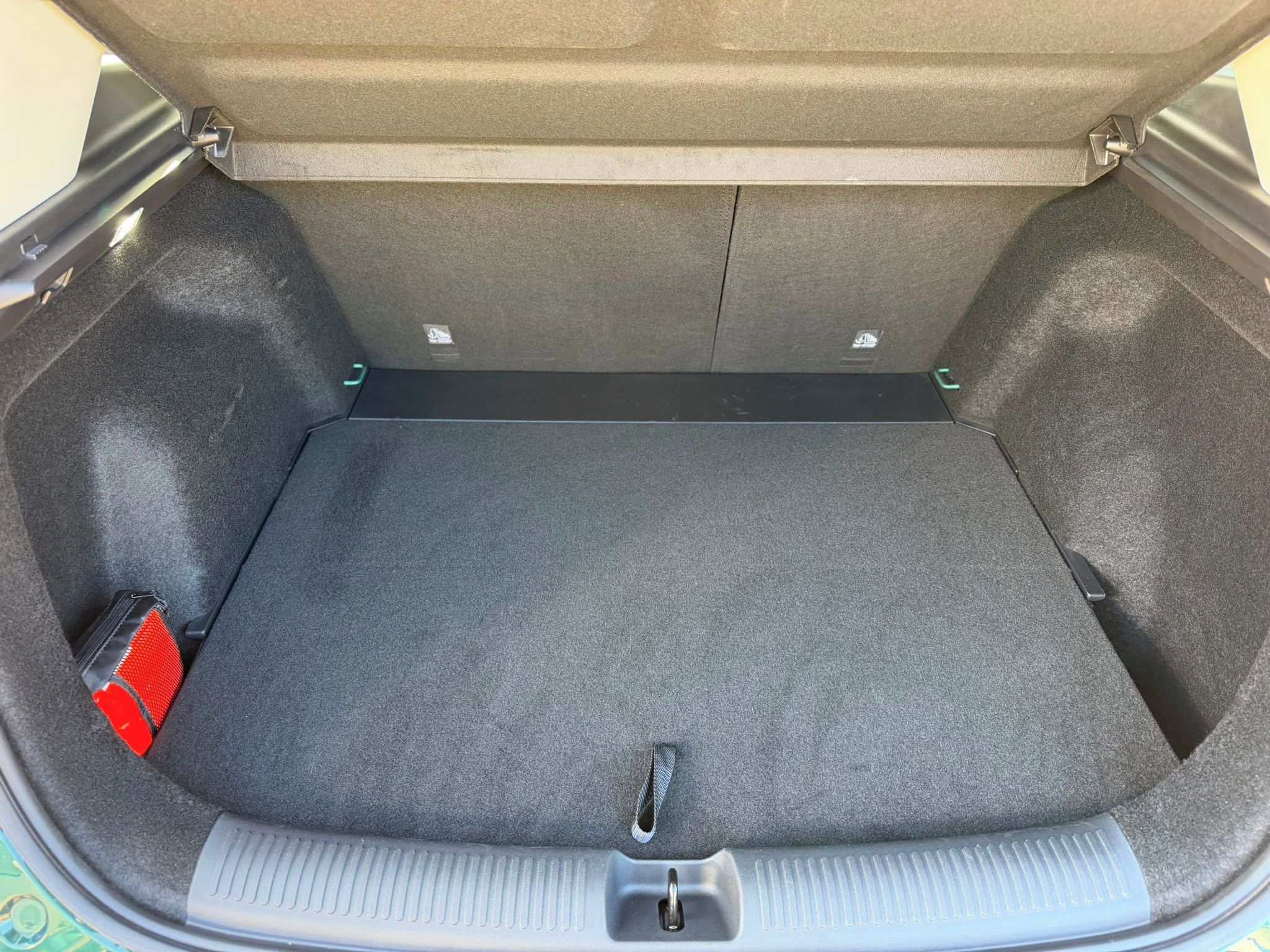 MG ZS, HEV 1.5 EXCLUSIVE AT ZÁRUKA 7l - fotka 5