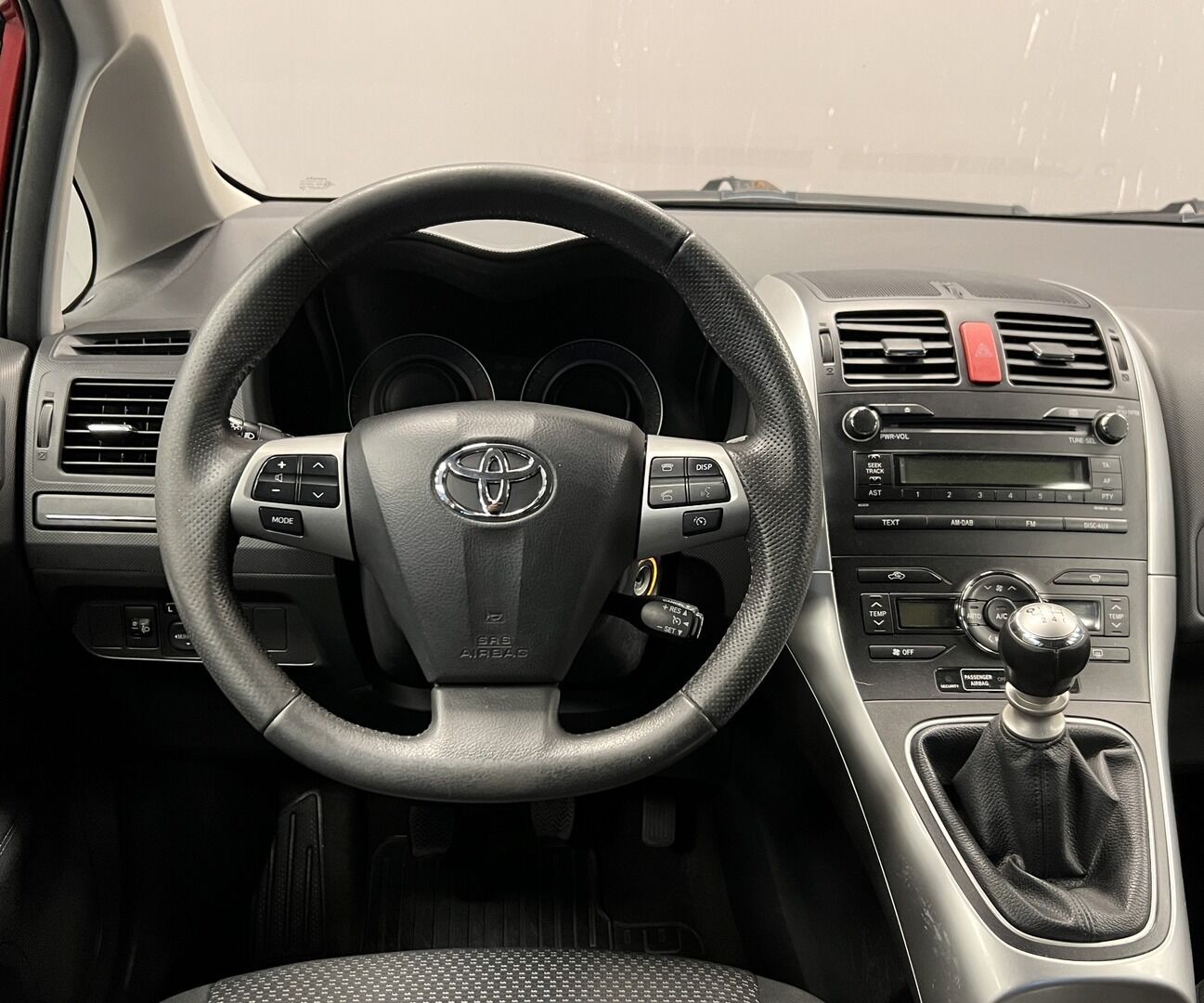 Toyota Auris, 1,6 VVTi Luna - fotka 5