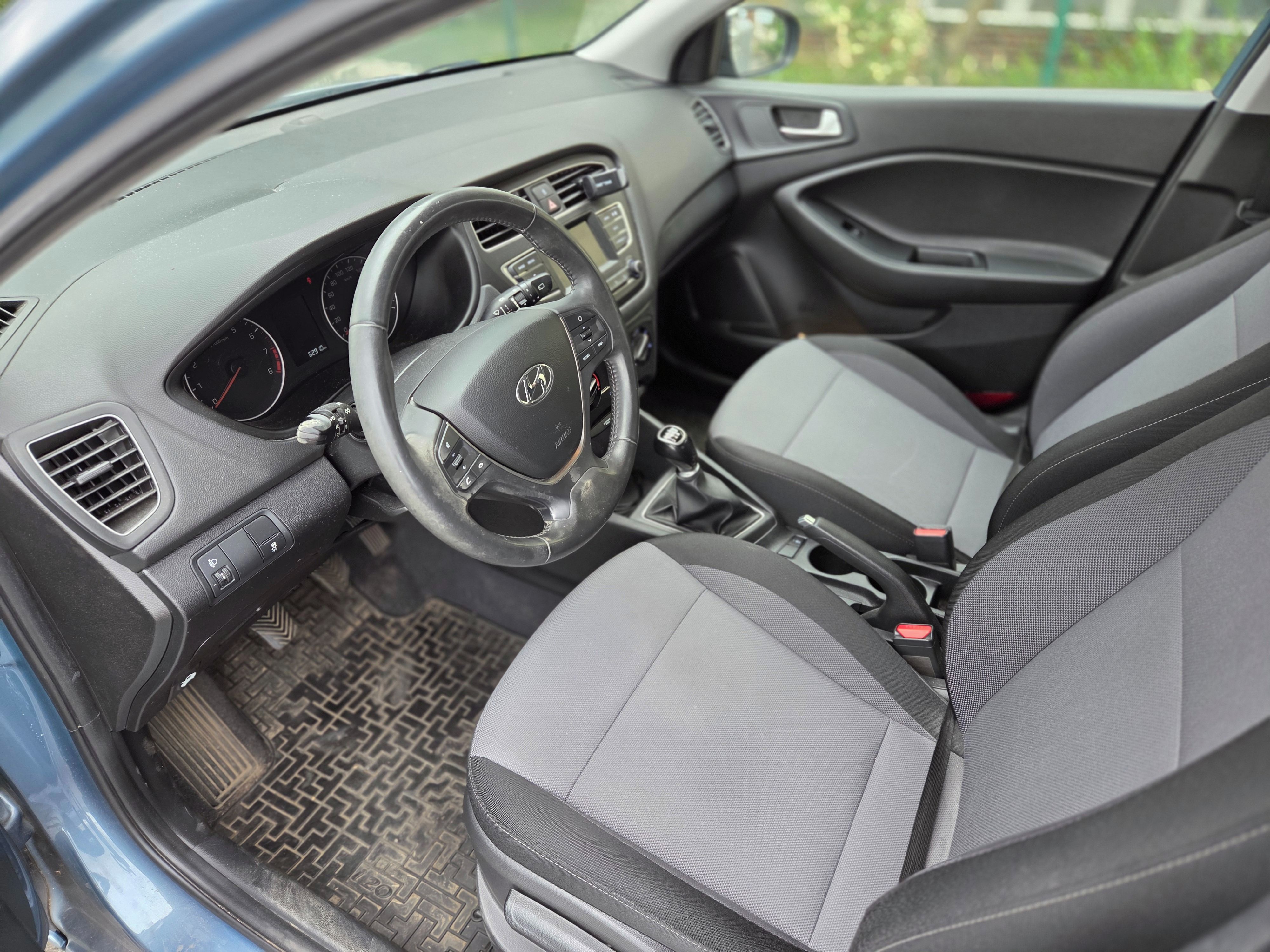 Hyundai i20, GALA, 1.2b, 55KW - fotka 3