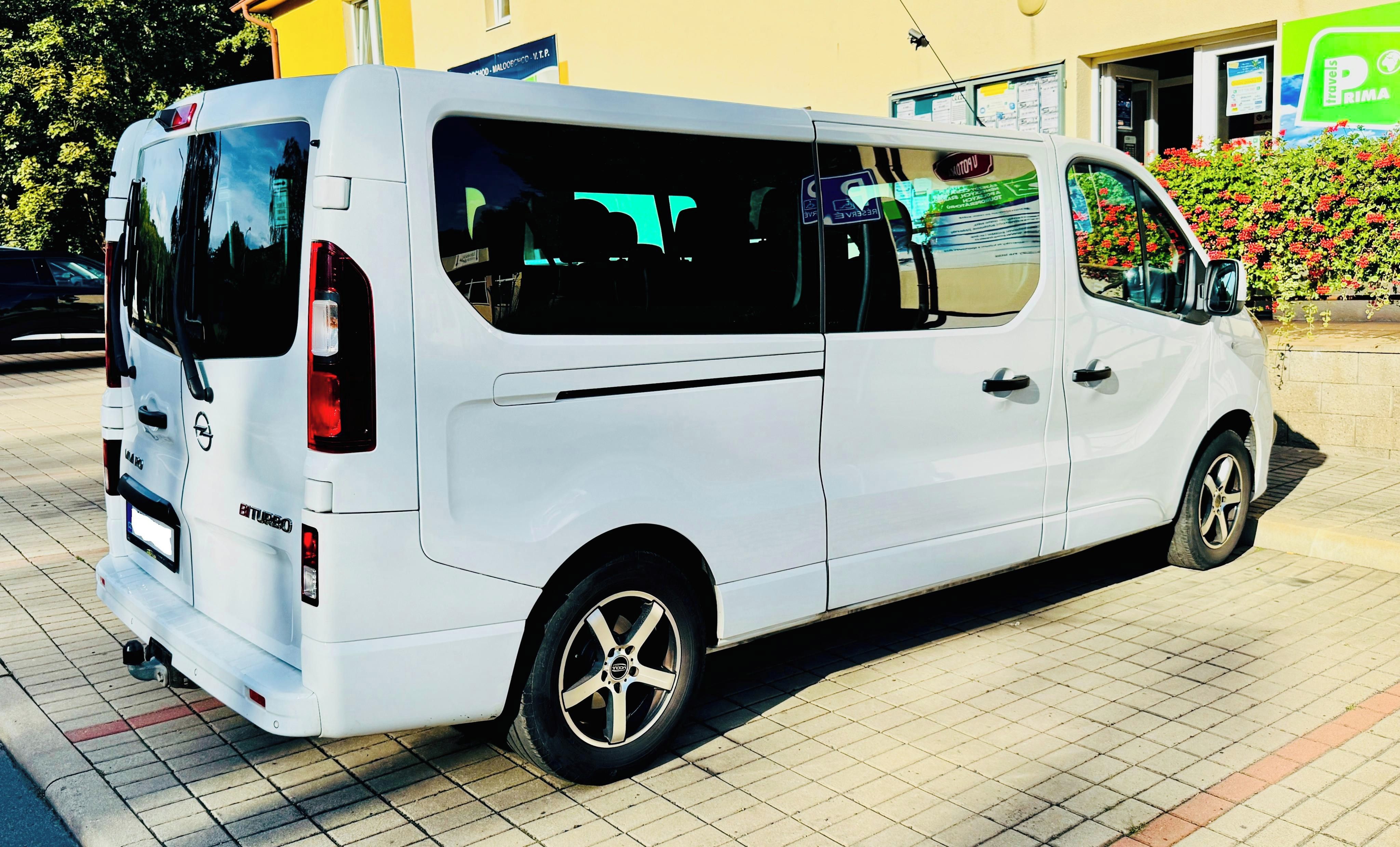 Opel Vivaro, 1.6 BiCDTi,107kW, 9míst, ČR - fotka 3