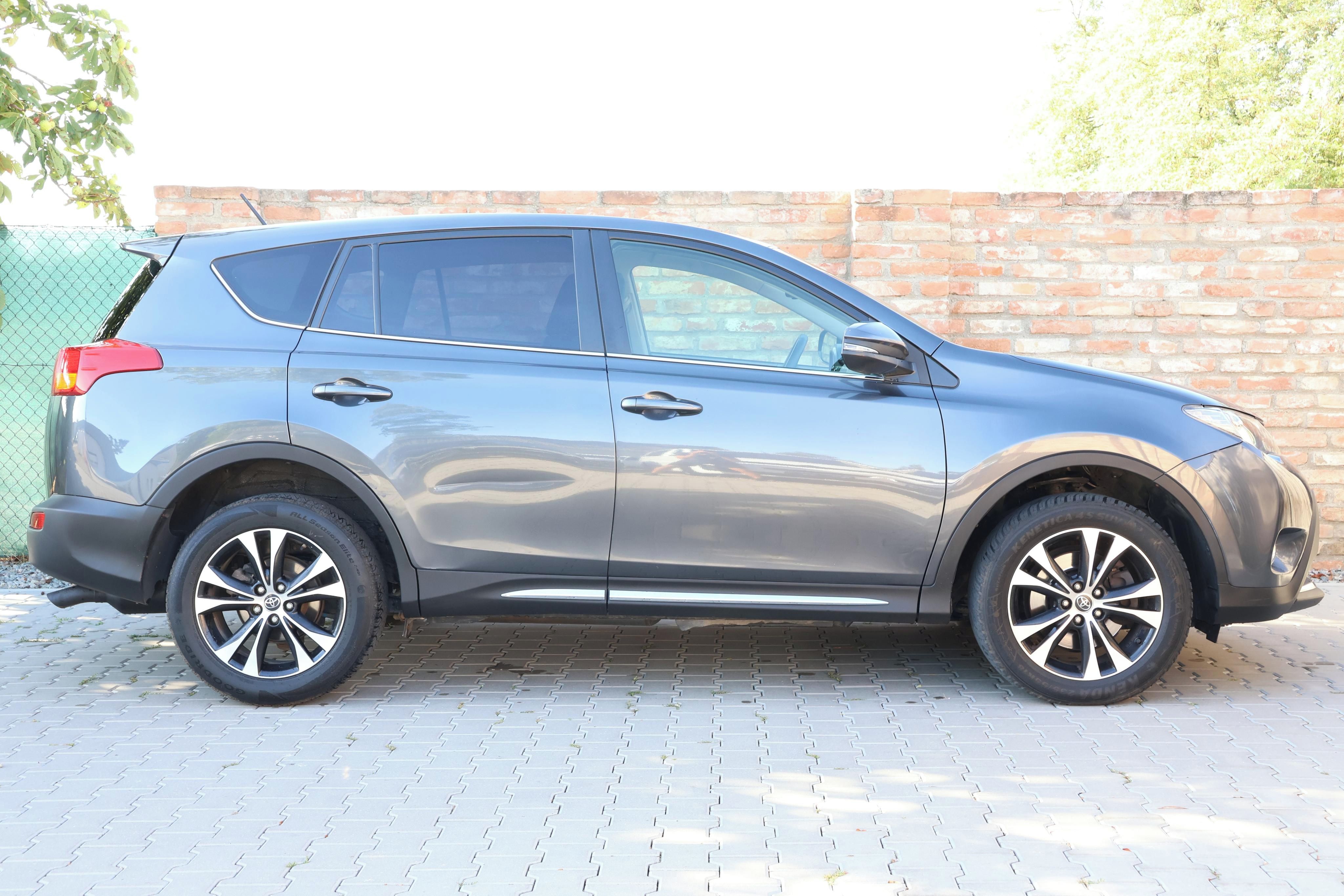 Toyota Rav4, 2.0D4D AWD KAMERA NAVI KEYLESS - fotka 5