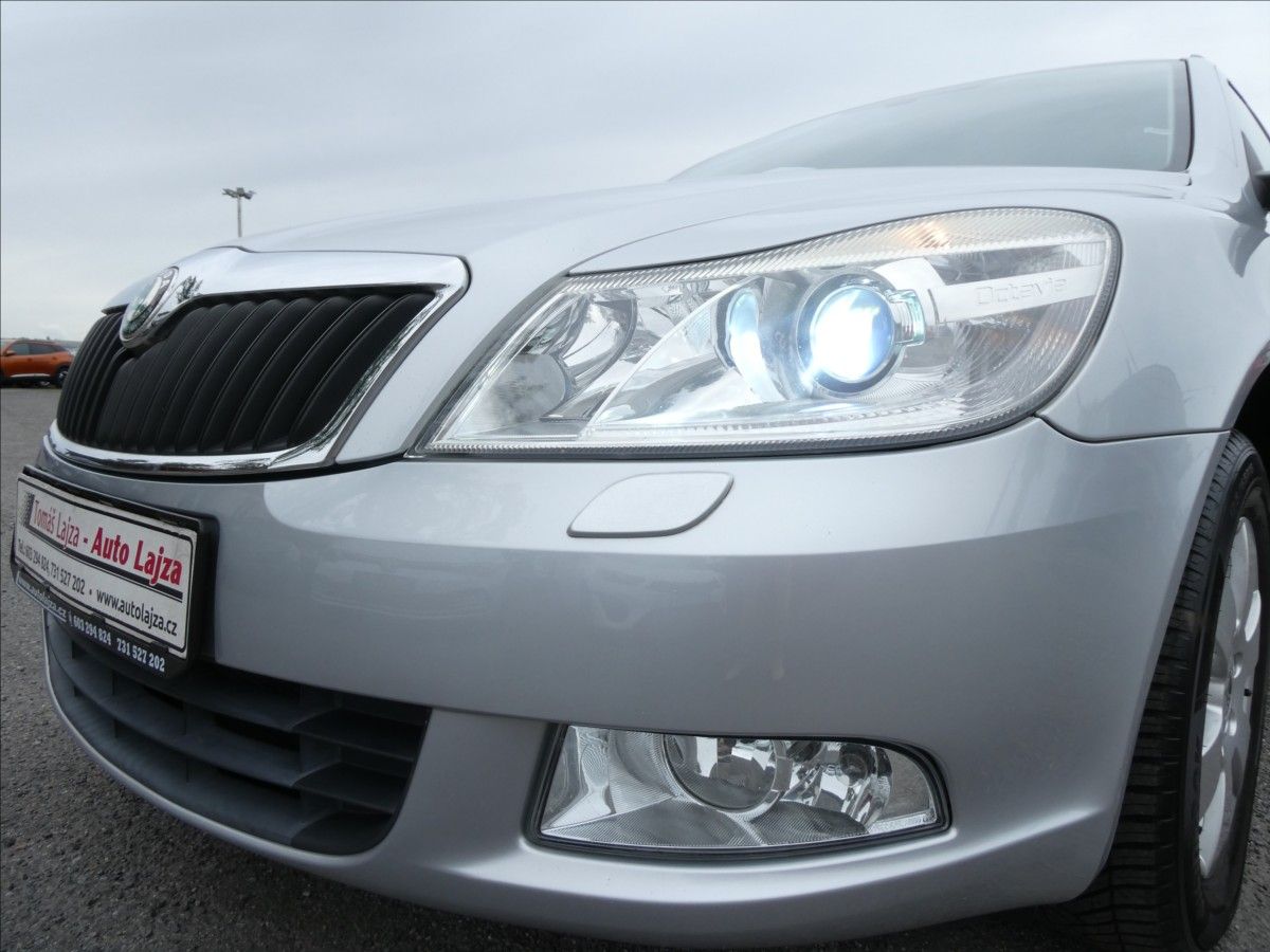Škoda Octavia, 1,4 TSi 90kW serviska, závěs - fotka 4